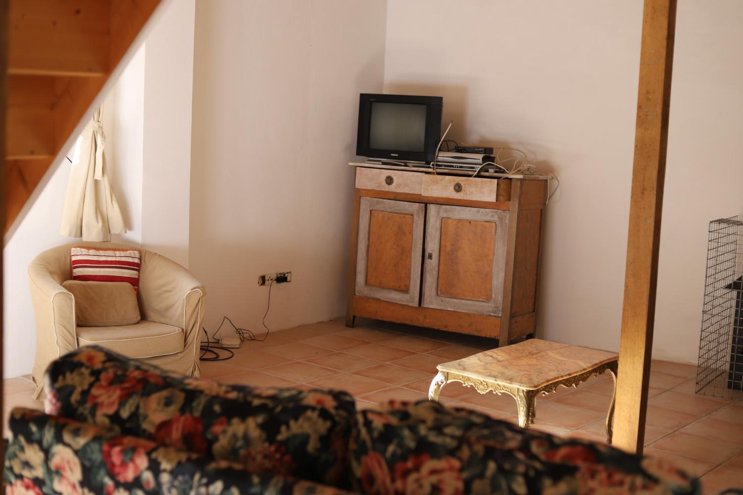 Two-Bedroom House - Photo 5