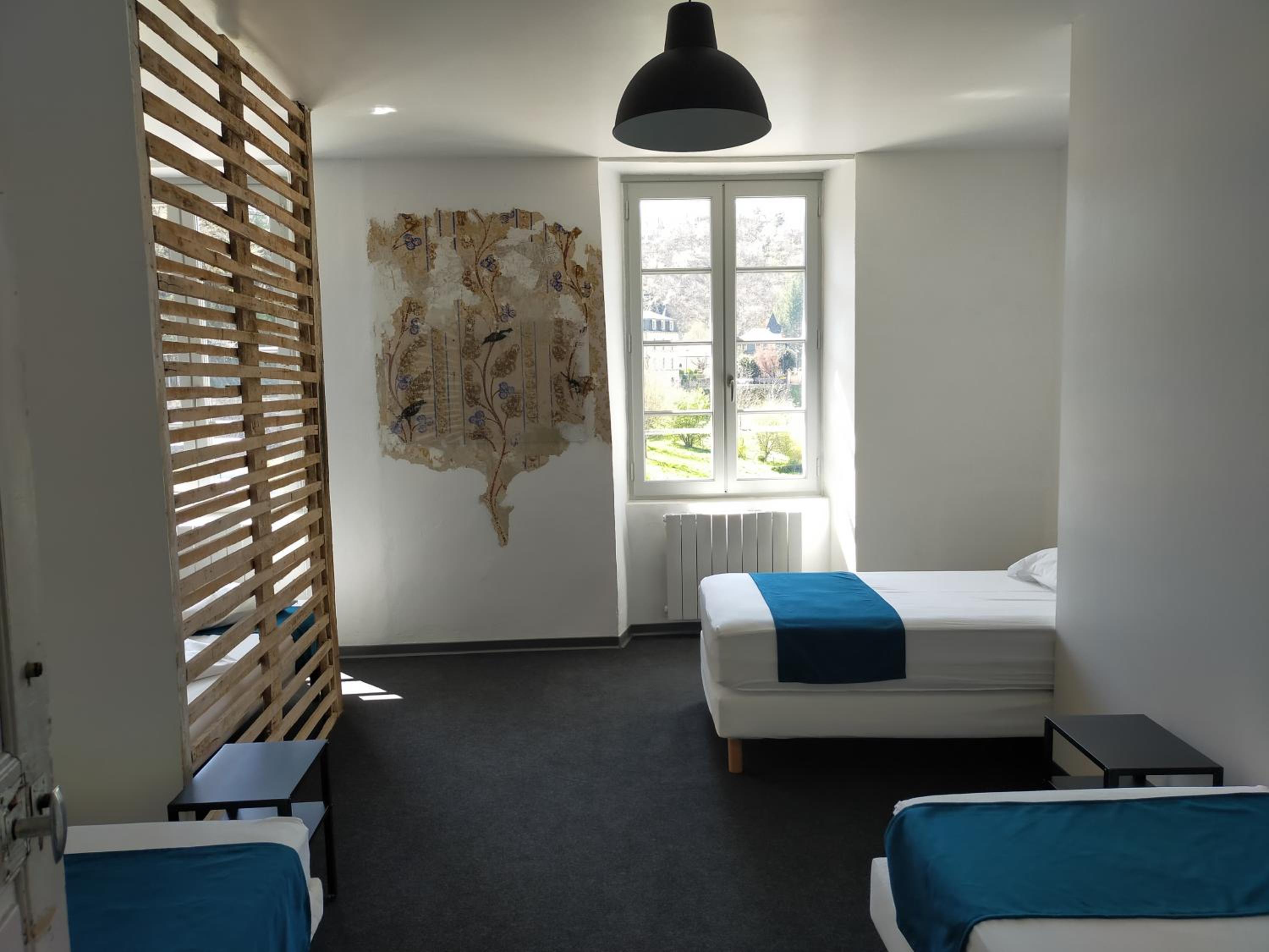 Mixed Dormitory Room photo 1