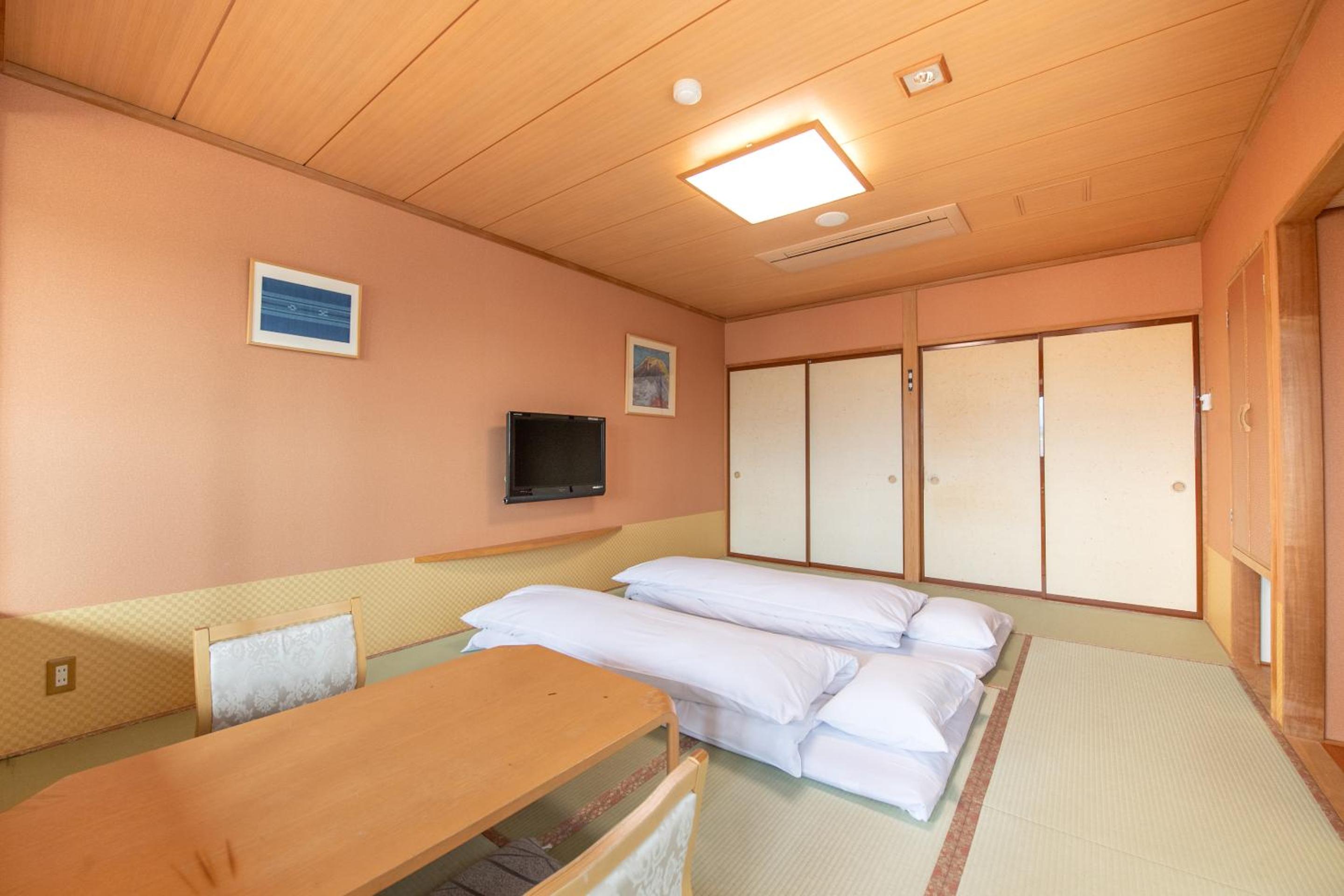 Superior Japanese-Style Room with Mountain View - Non-Smoking photo 2