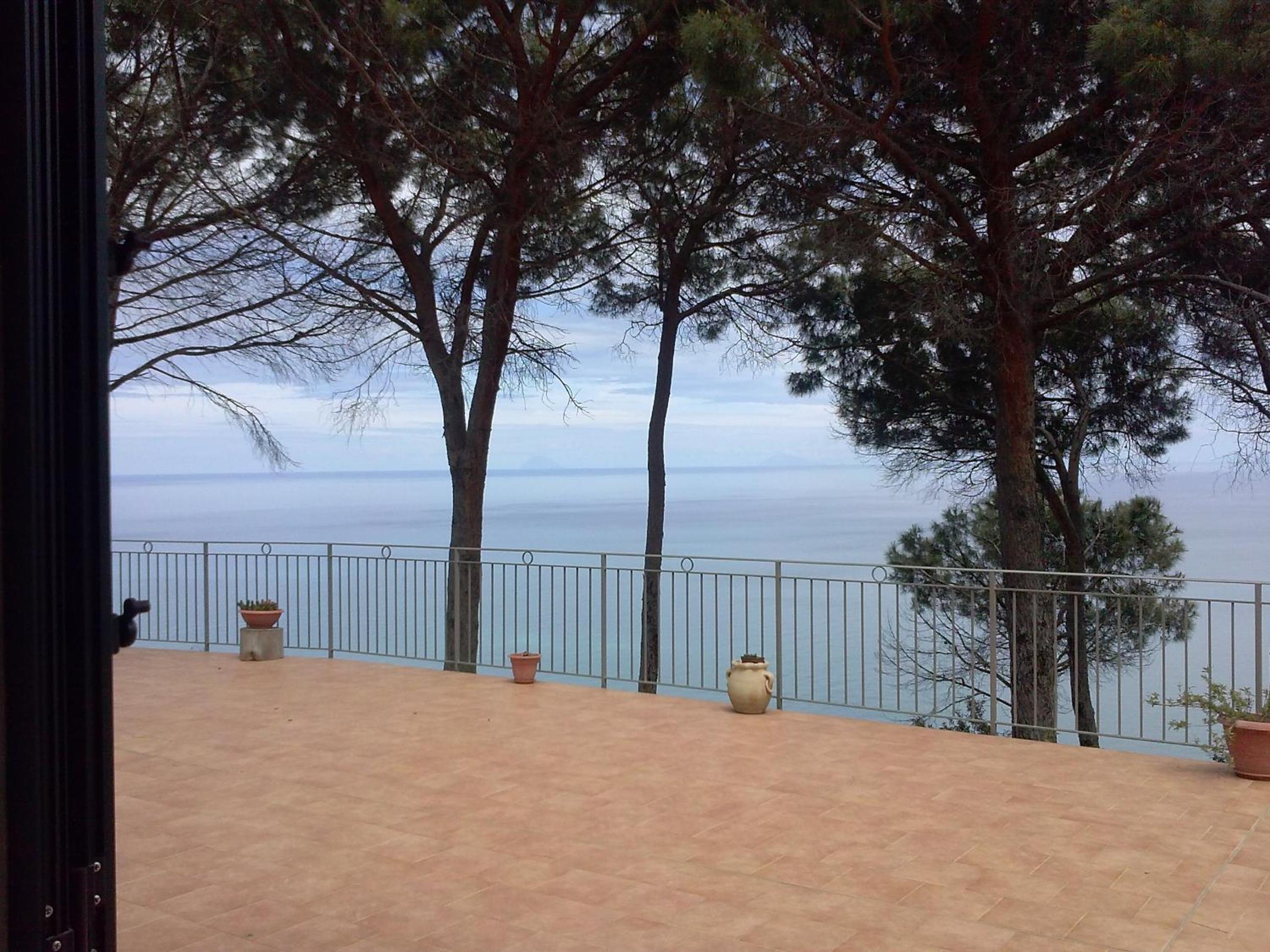 Double or Twin Room with Sea View photo 1