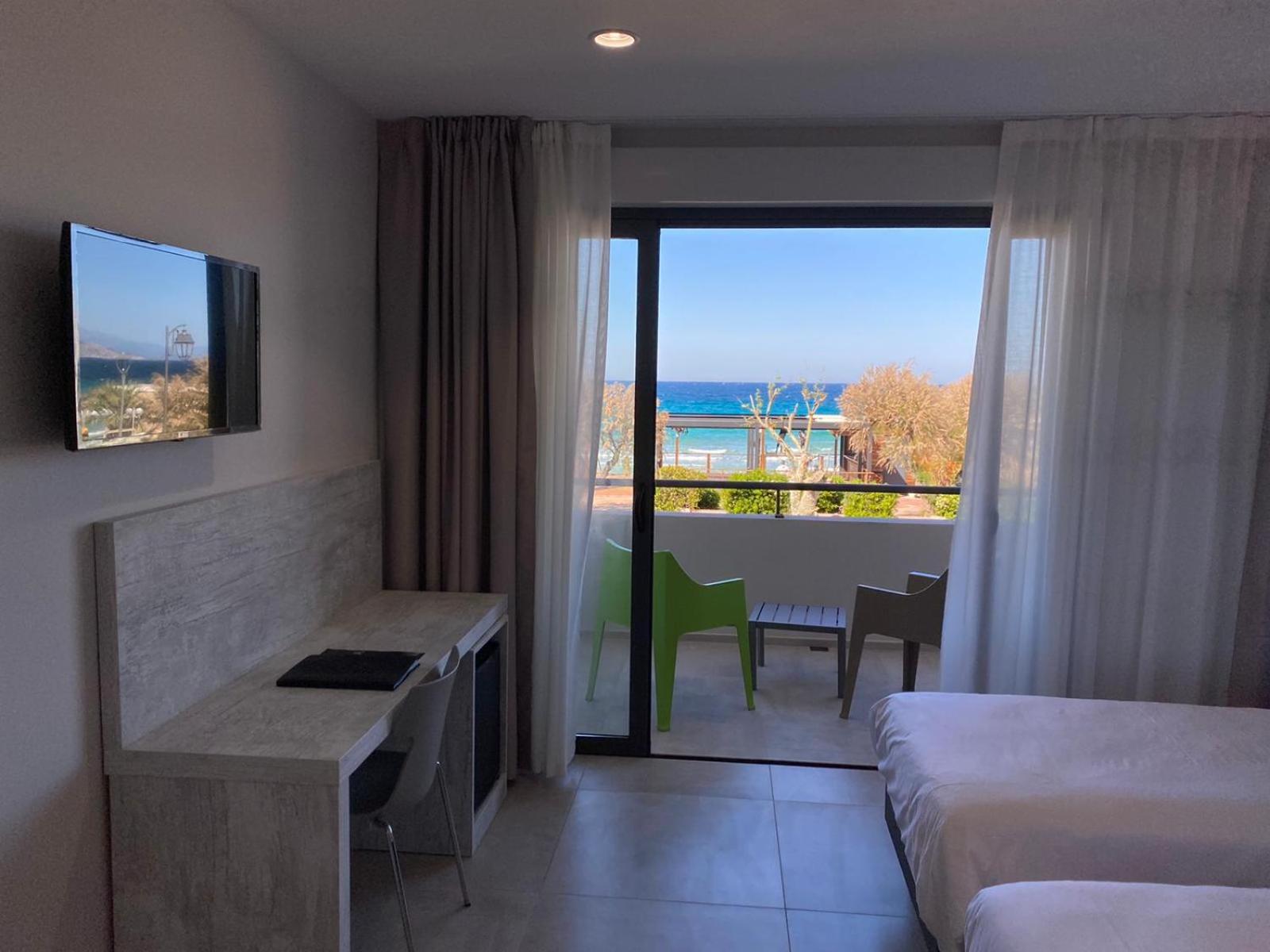 Twin Room with Sea View photo 2