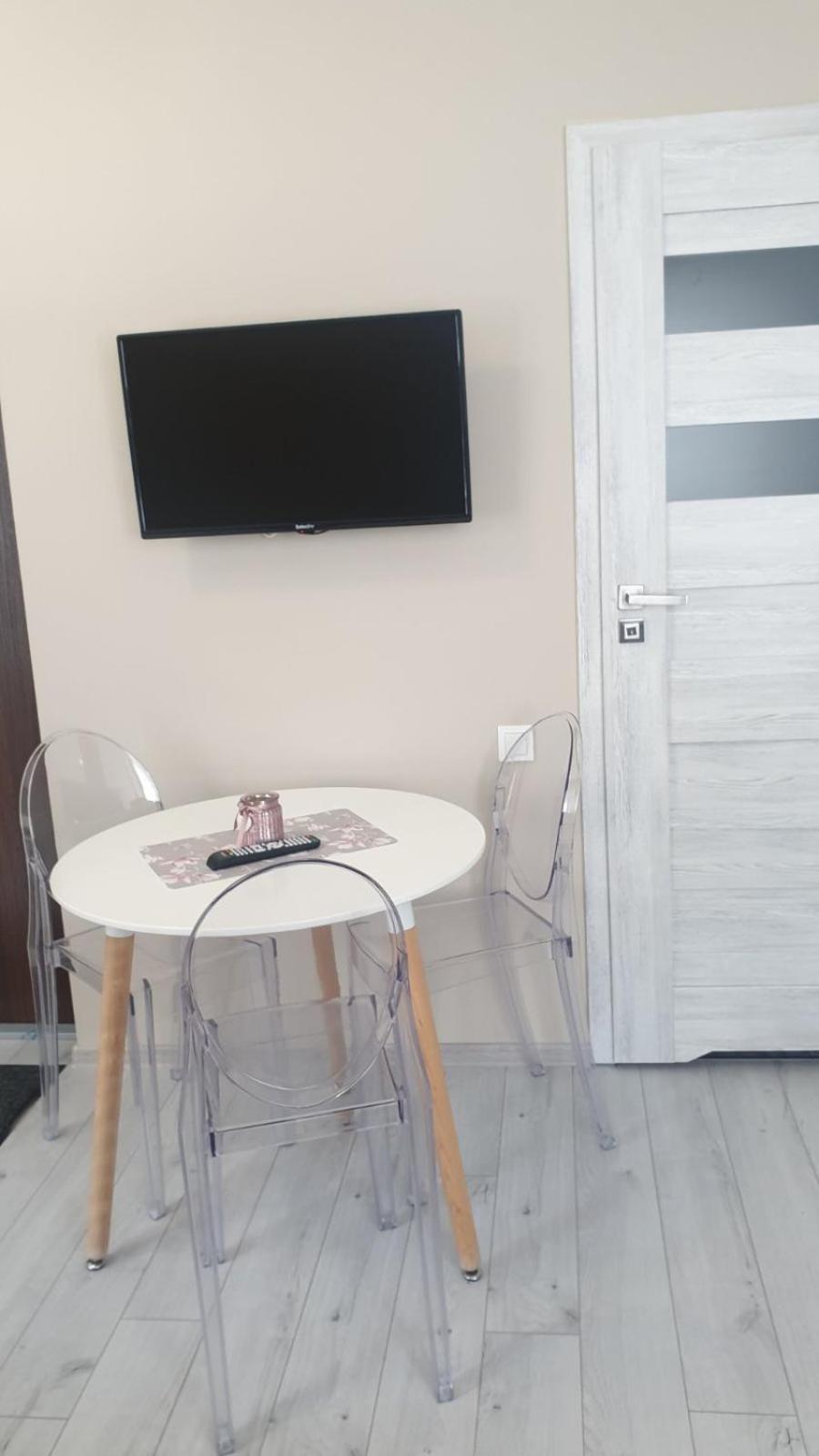 Studio Apartment - Photo 2