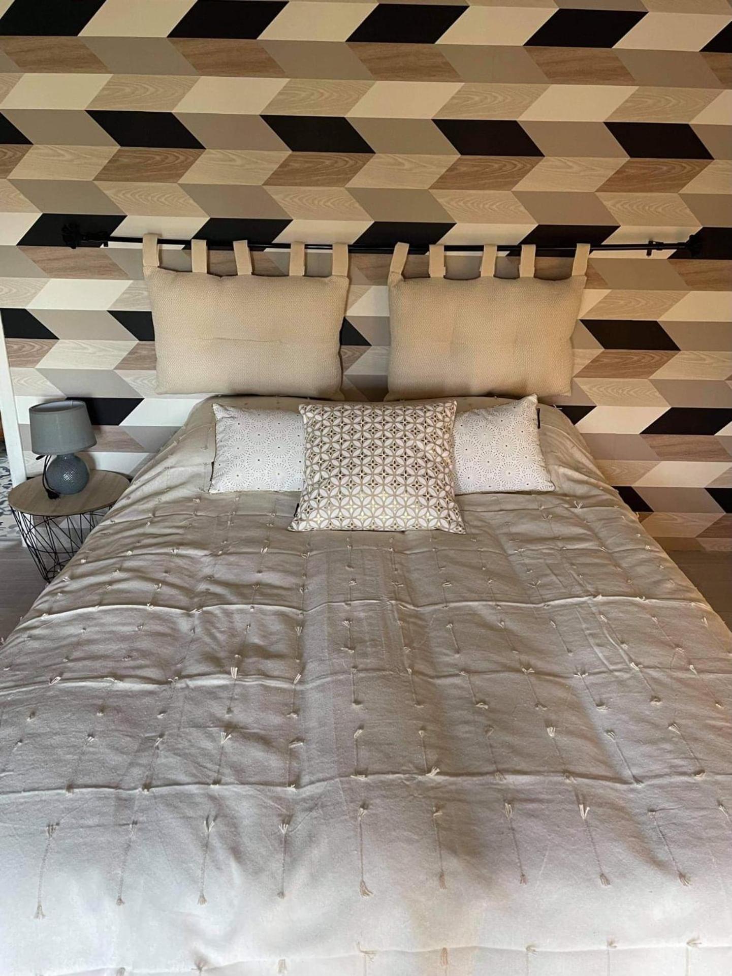 Deluxe Family Suite - Photo 1