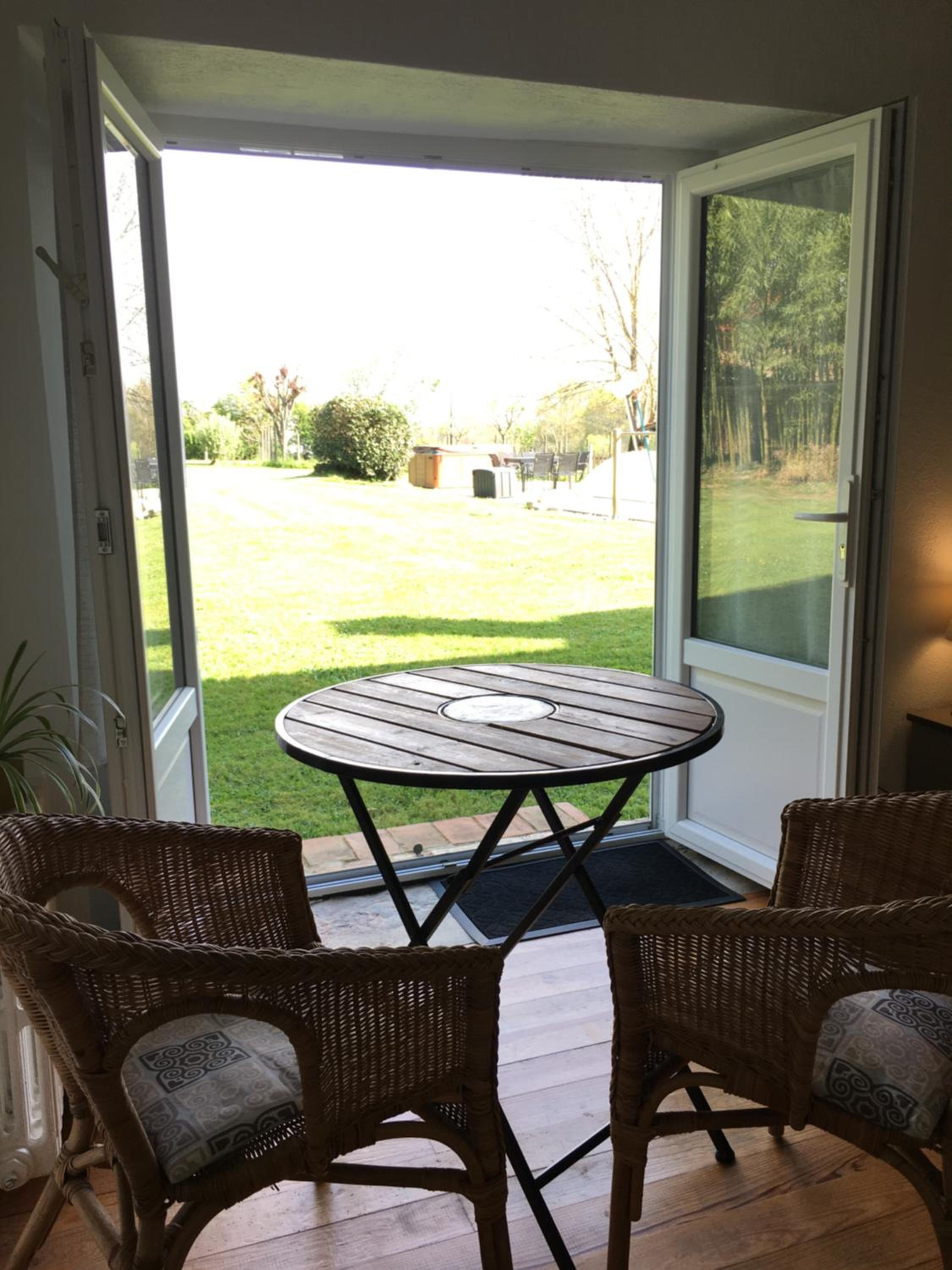 Triple Room with Pool View photo 3