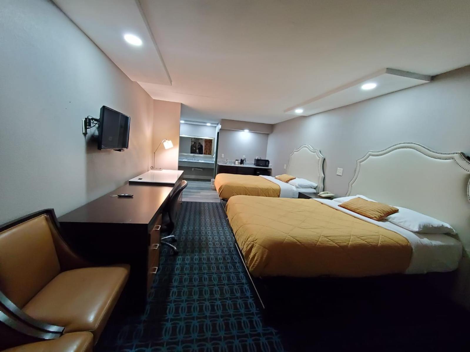 Standard Double Suite