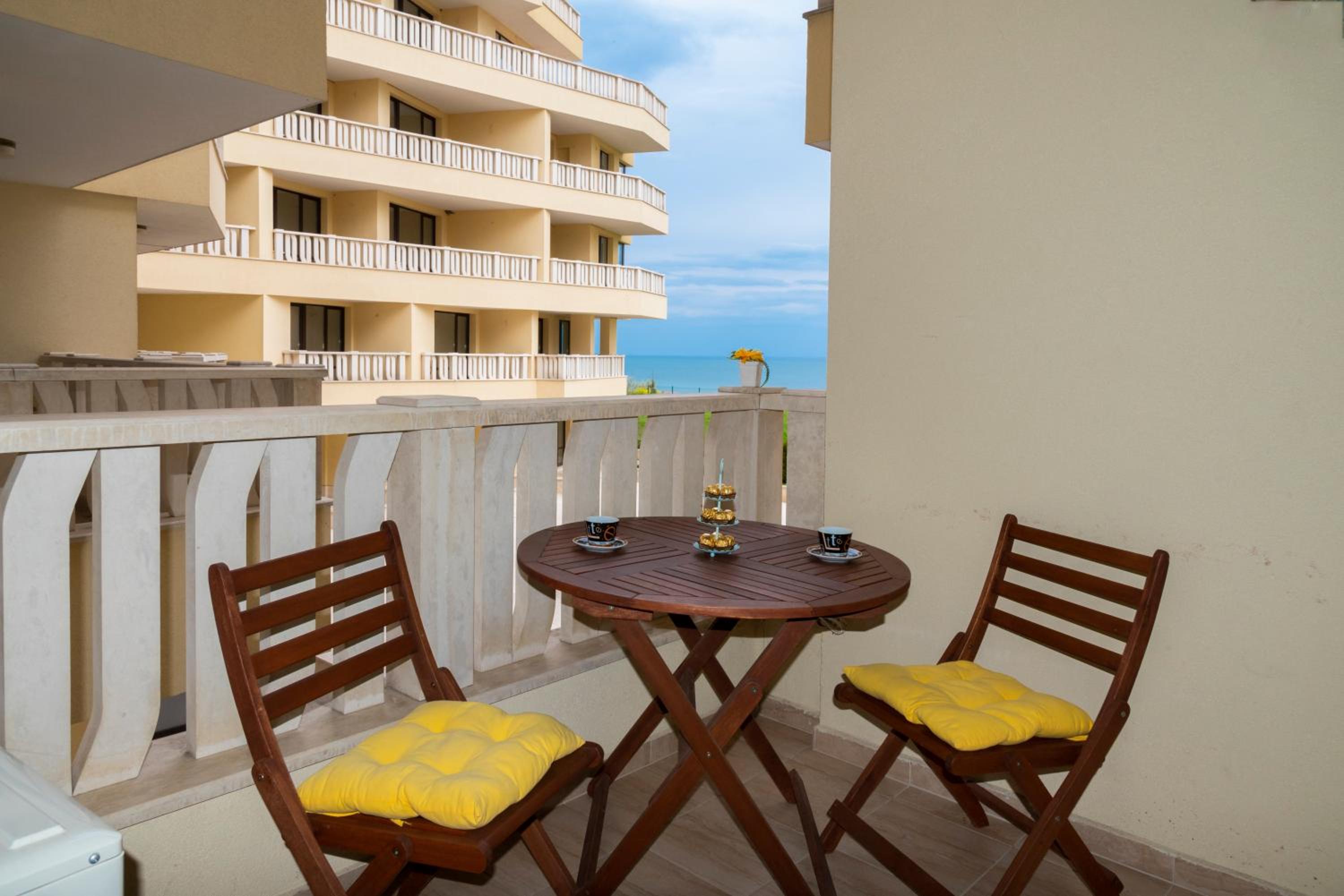 Apartment - Photo 24
