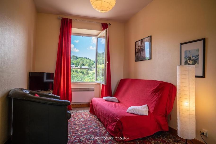 One-Bedroom Apartment - Photo 1