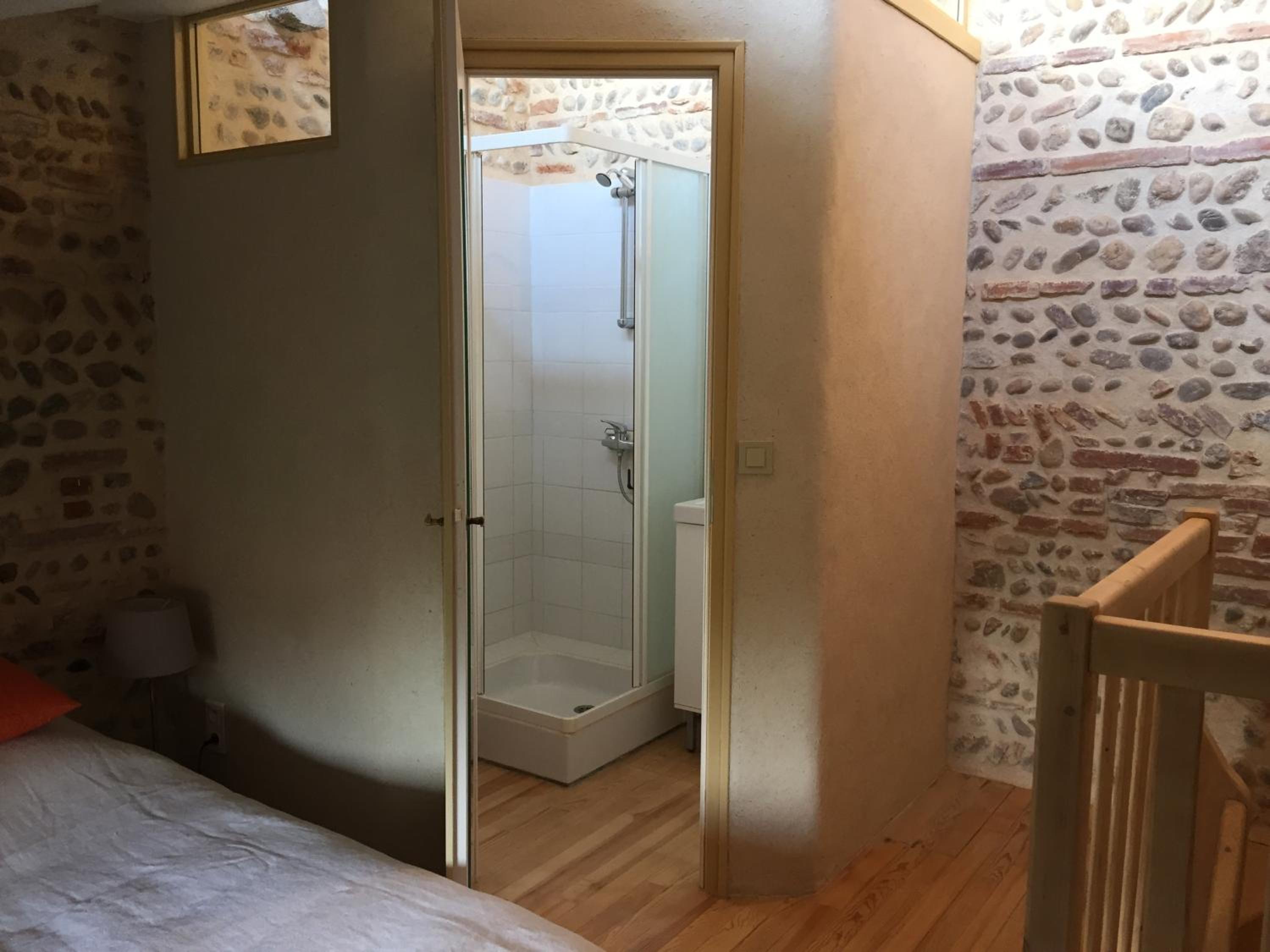 Studio Apartment photo 3