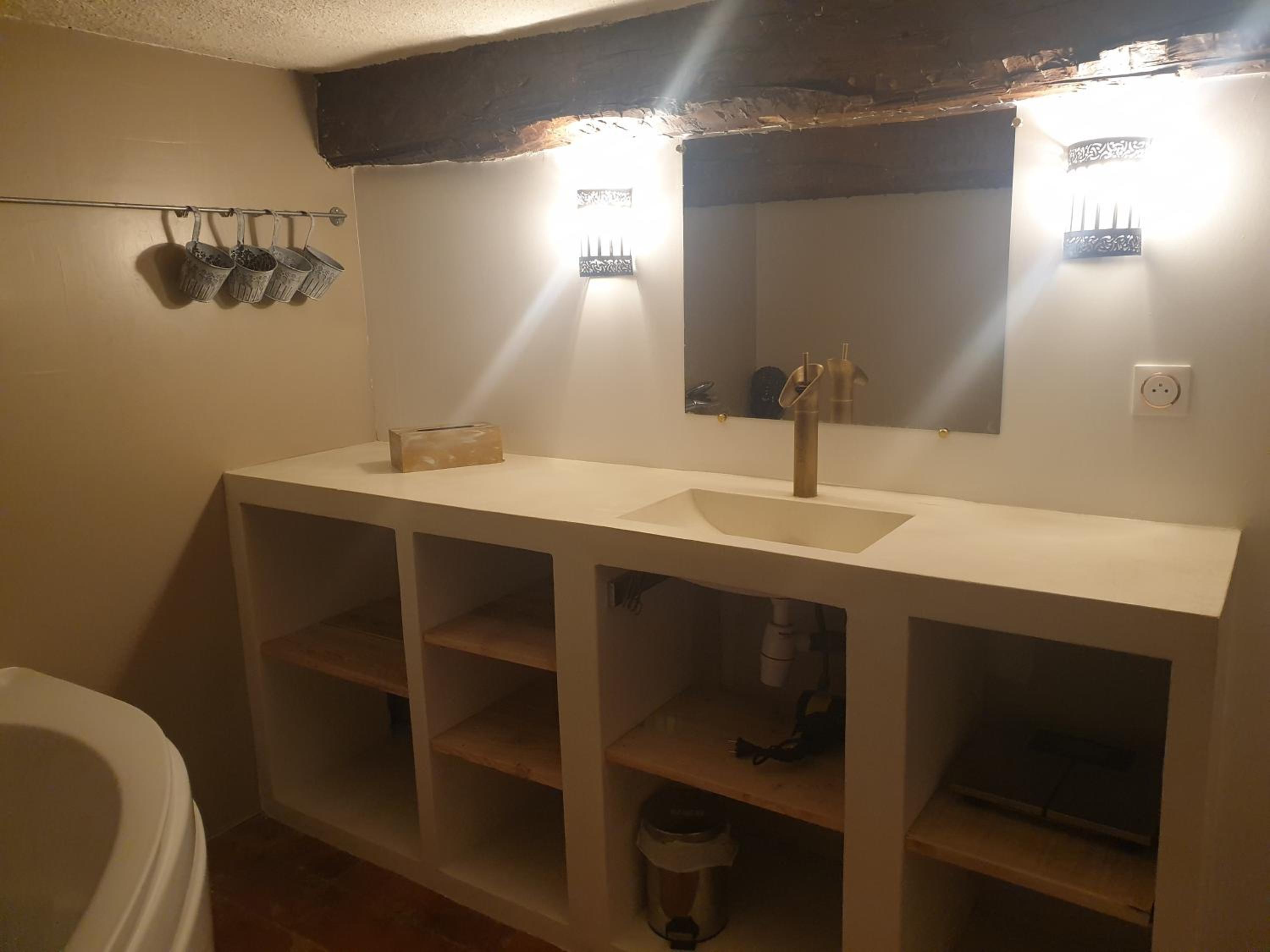 One-Bedroom Apartment - Photo 8