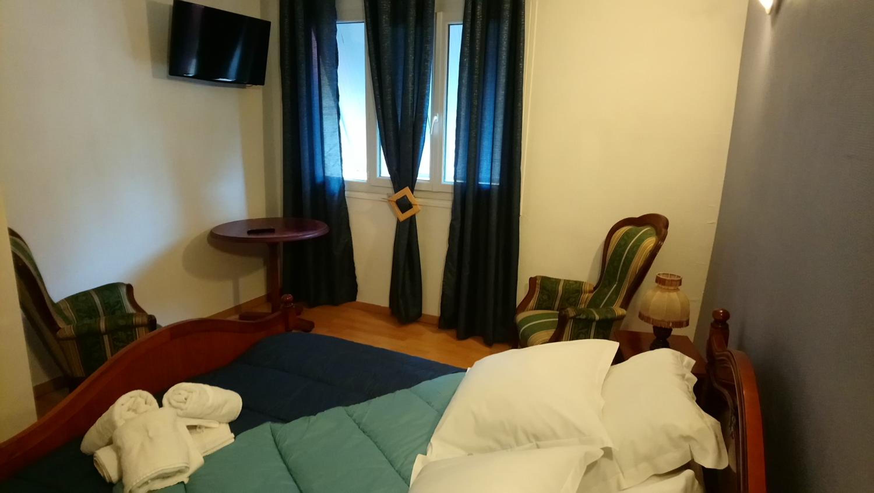 Large Double Room photo 3