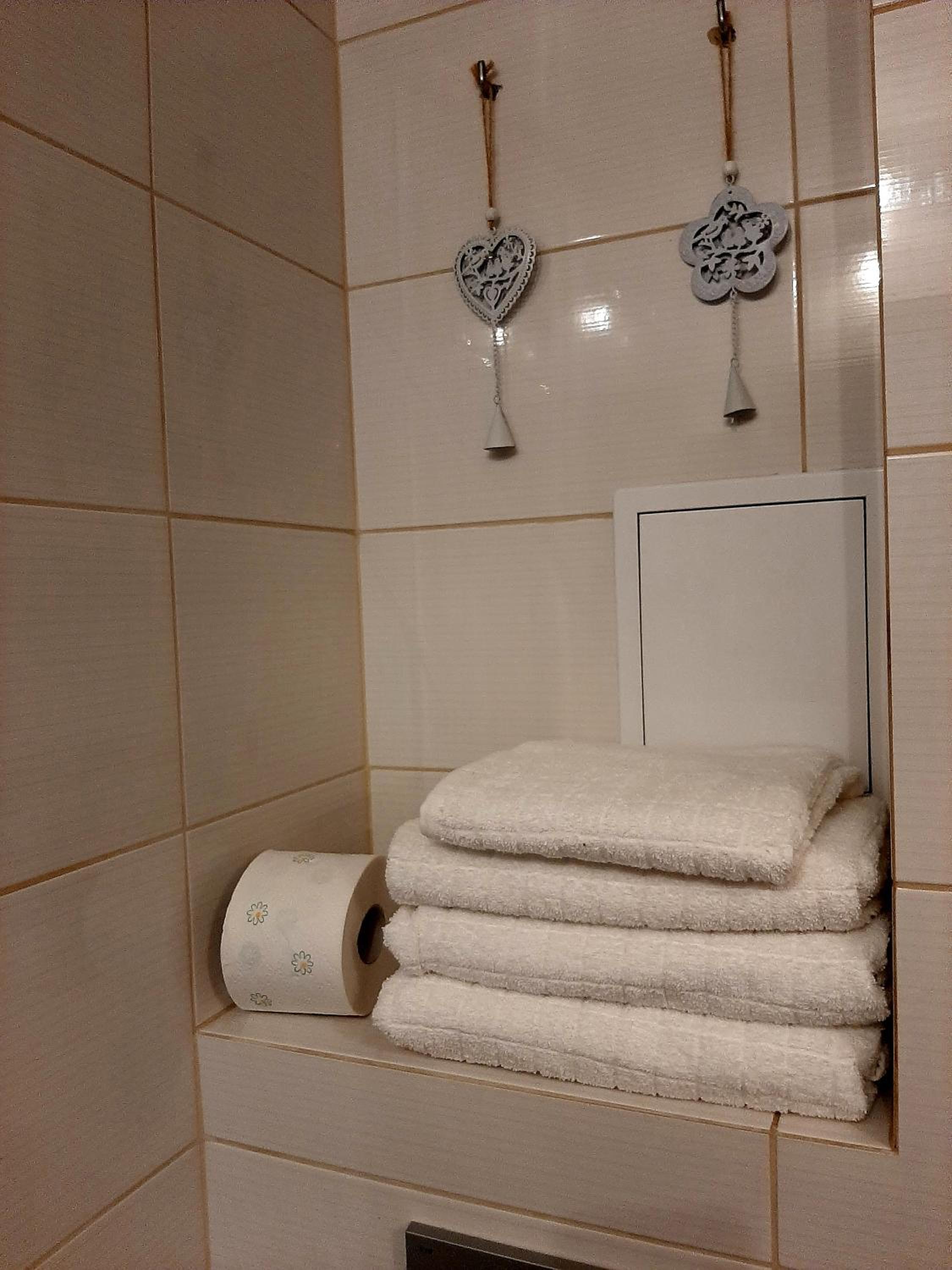 One-Bedroom Apartment - Photo 4