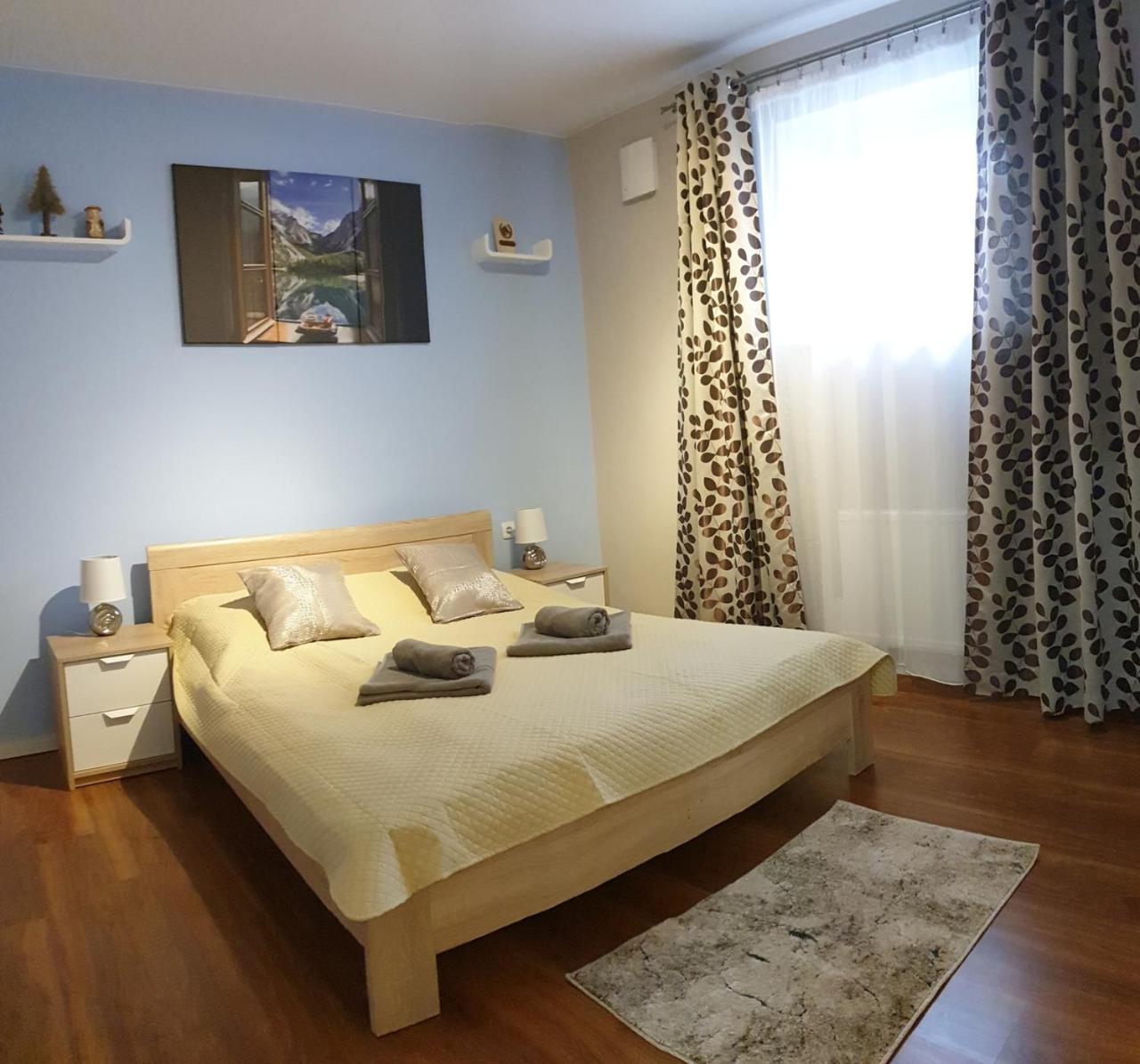 One-Bedroom Apartment photo 1