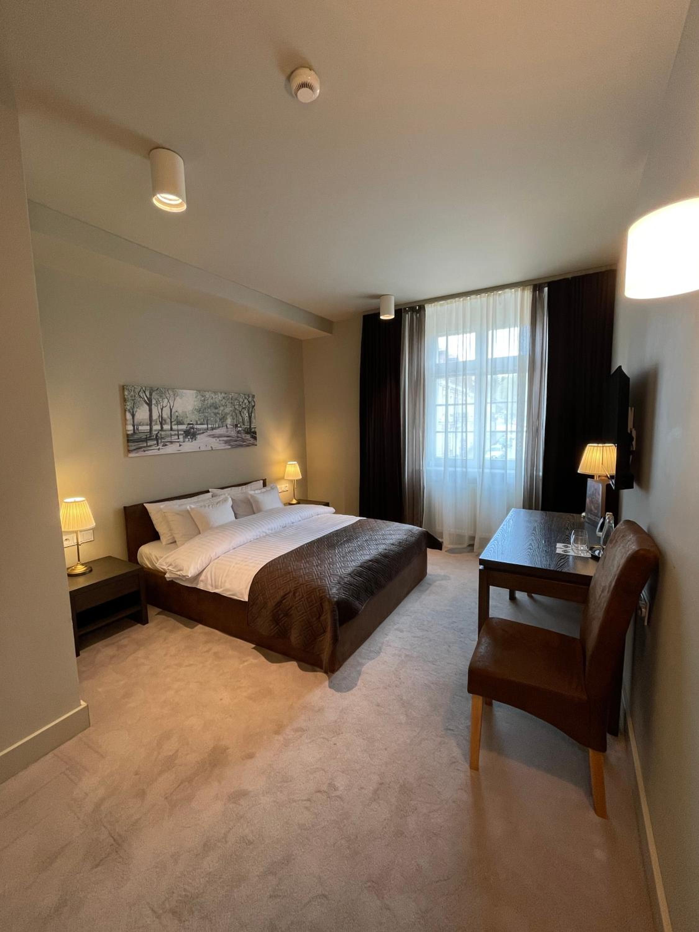 Deluxe Double Room with Shower