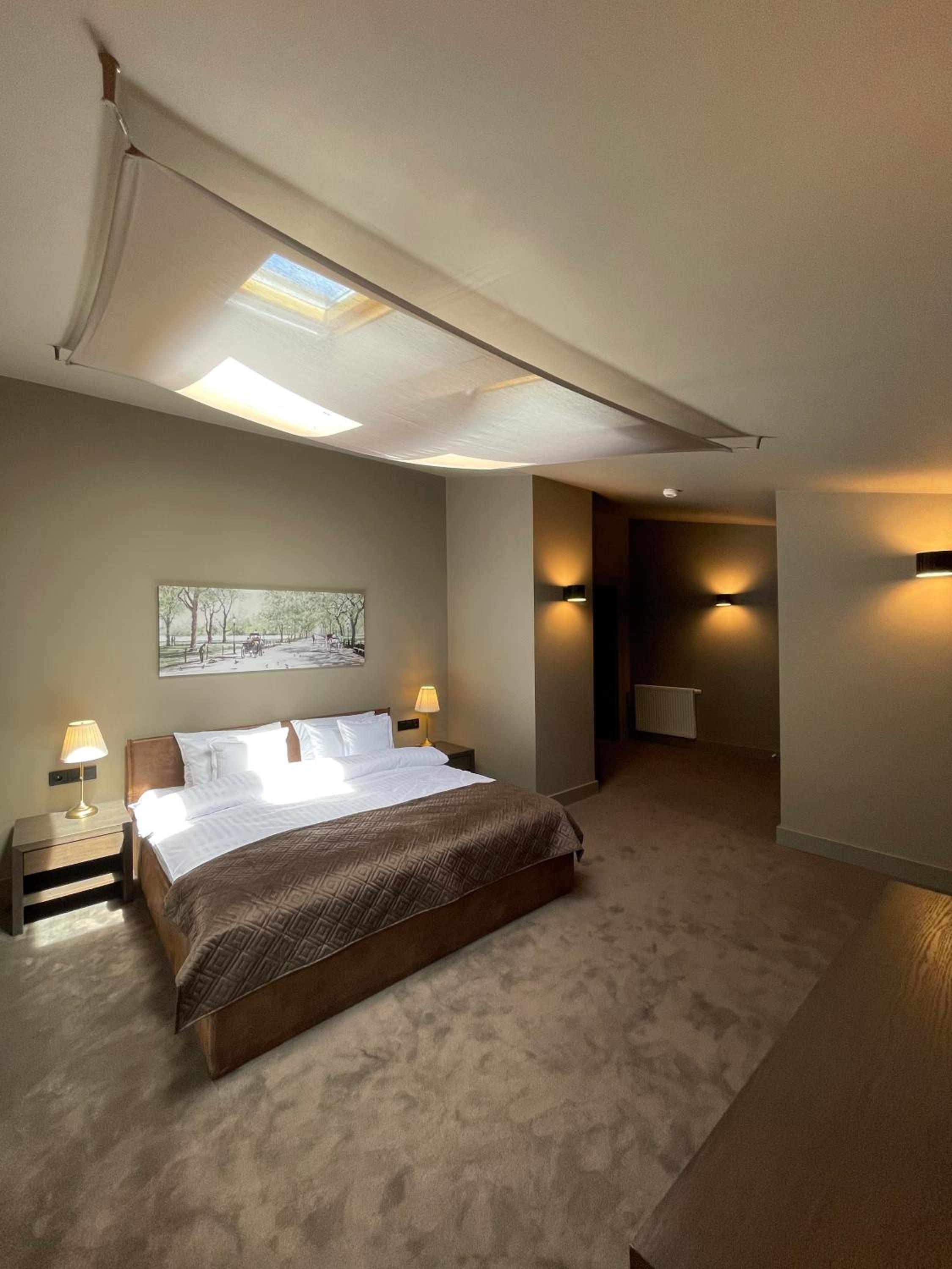 Deluxe Double Room with Shower