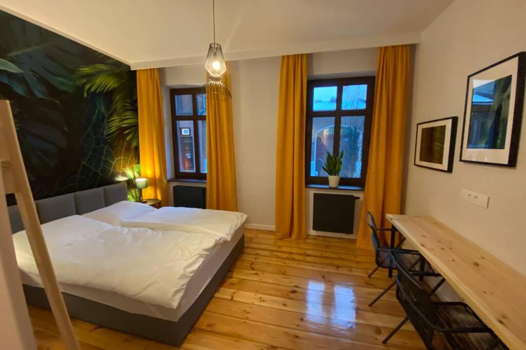 Two-Bedroom Apartment - Photo 8