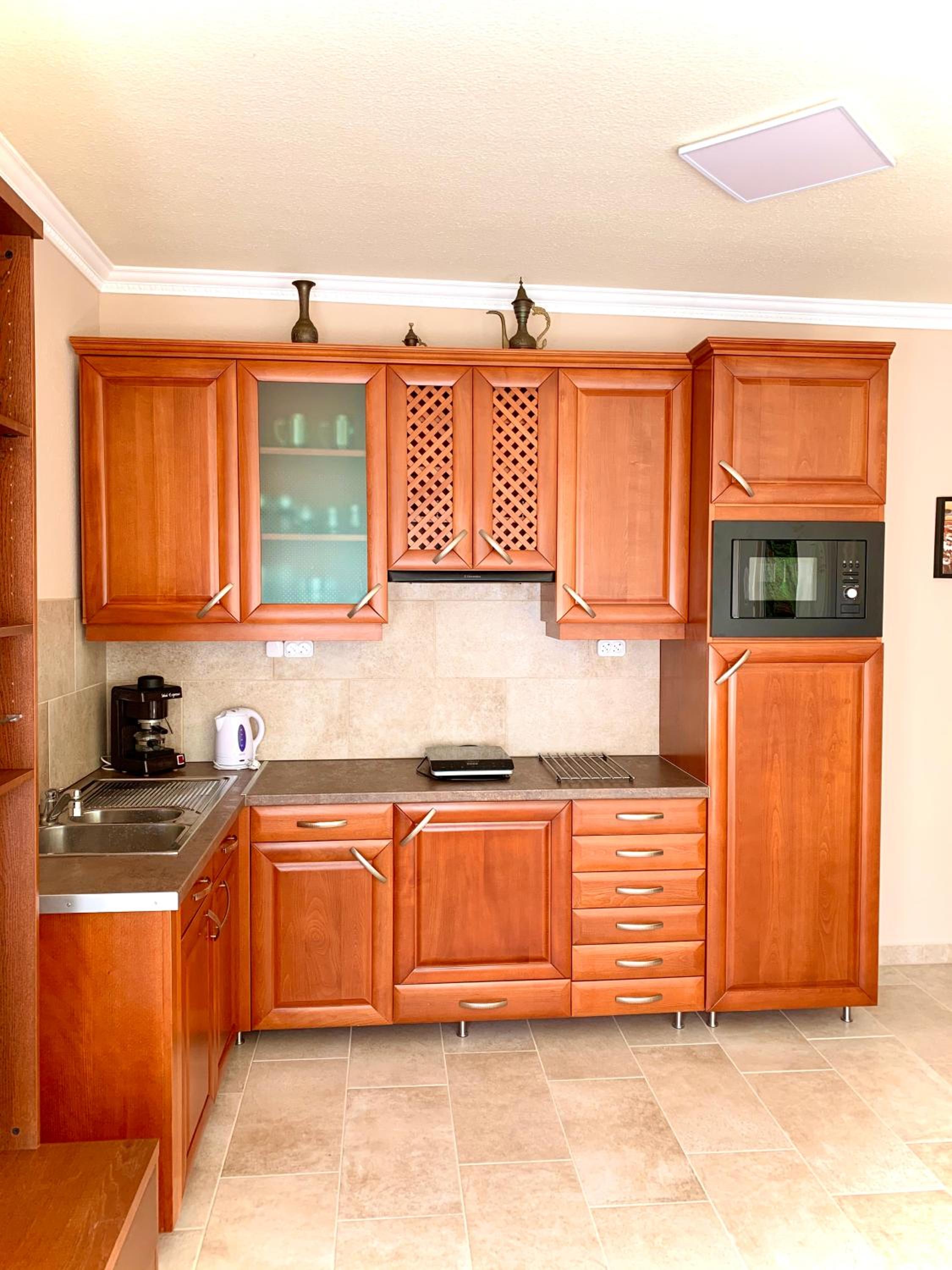 Apartment with Terrace - Photo 7