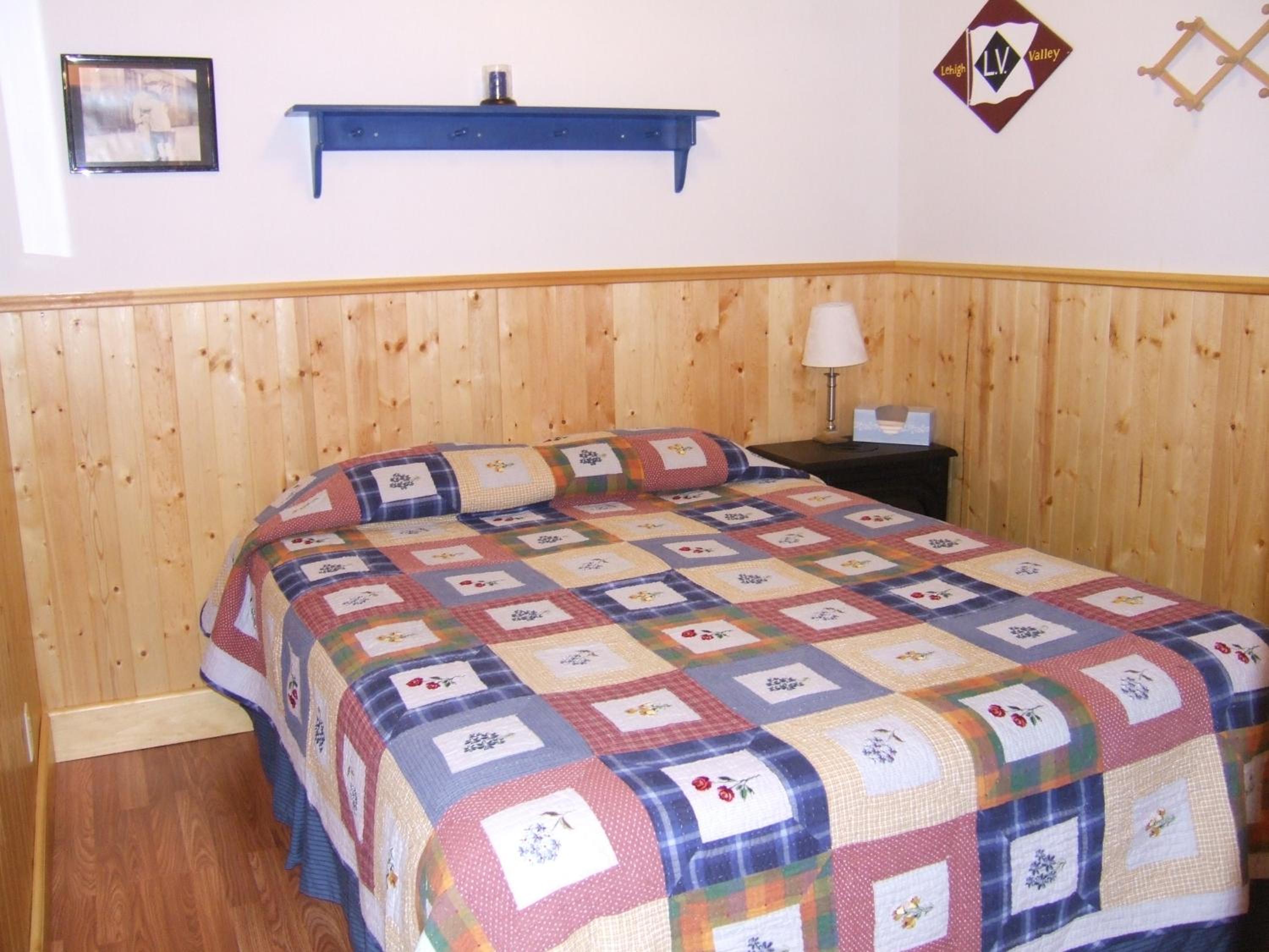 Queen Room with Seating Area