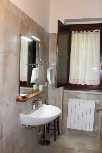 Family Room with Private Bathroom - Photo 6