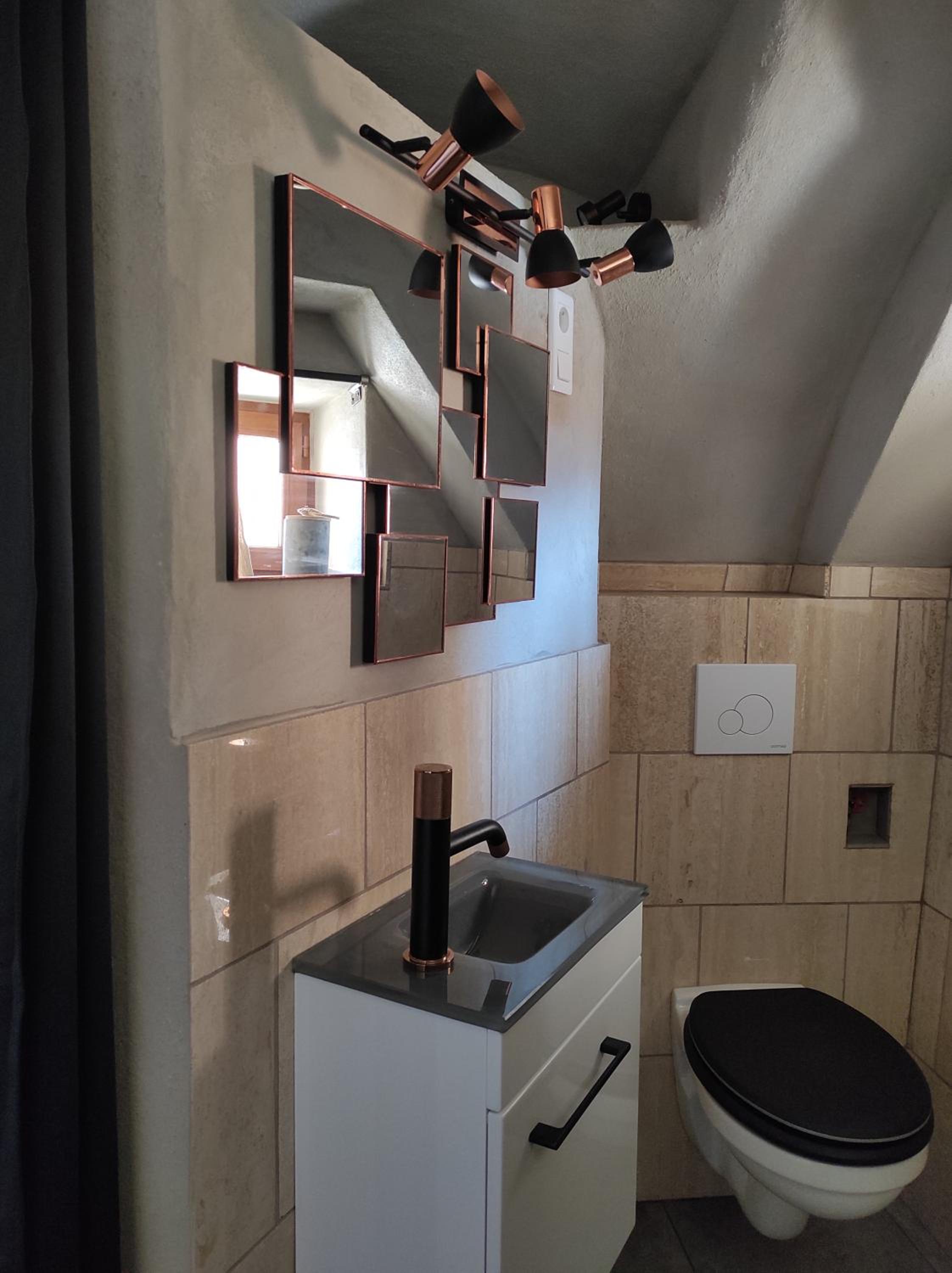 Double Room with Private Bathroom - Photo 3