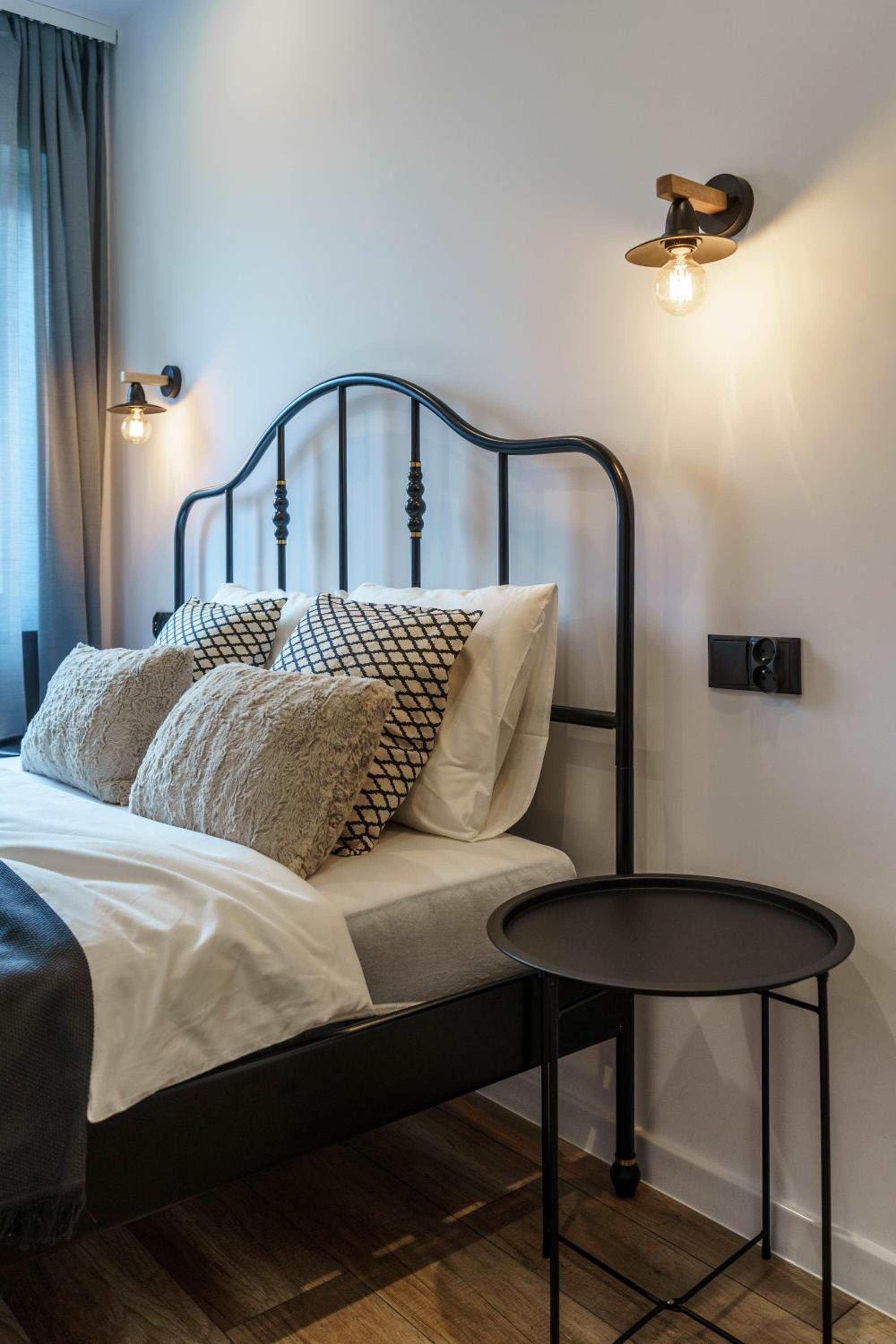 One-Bedroom Apartment - Photo 16