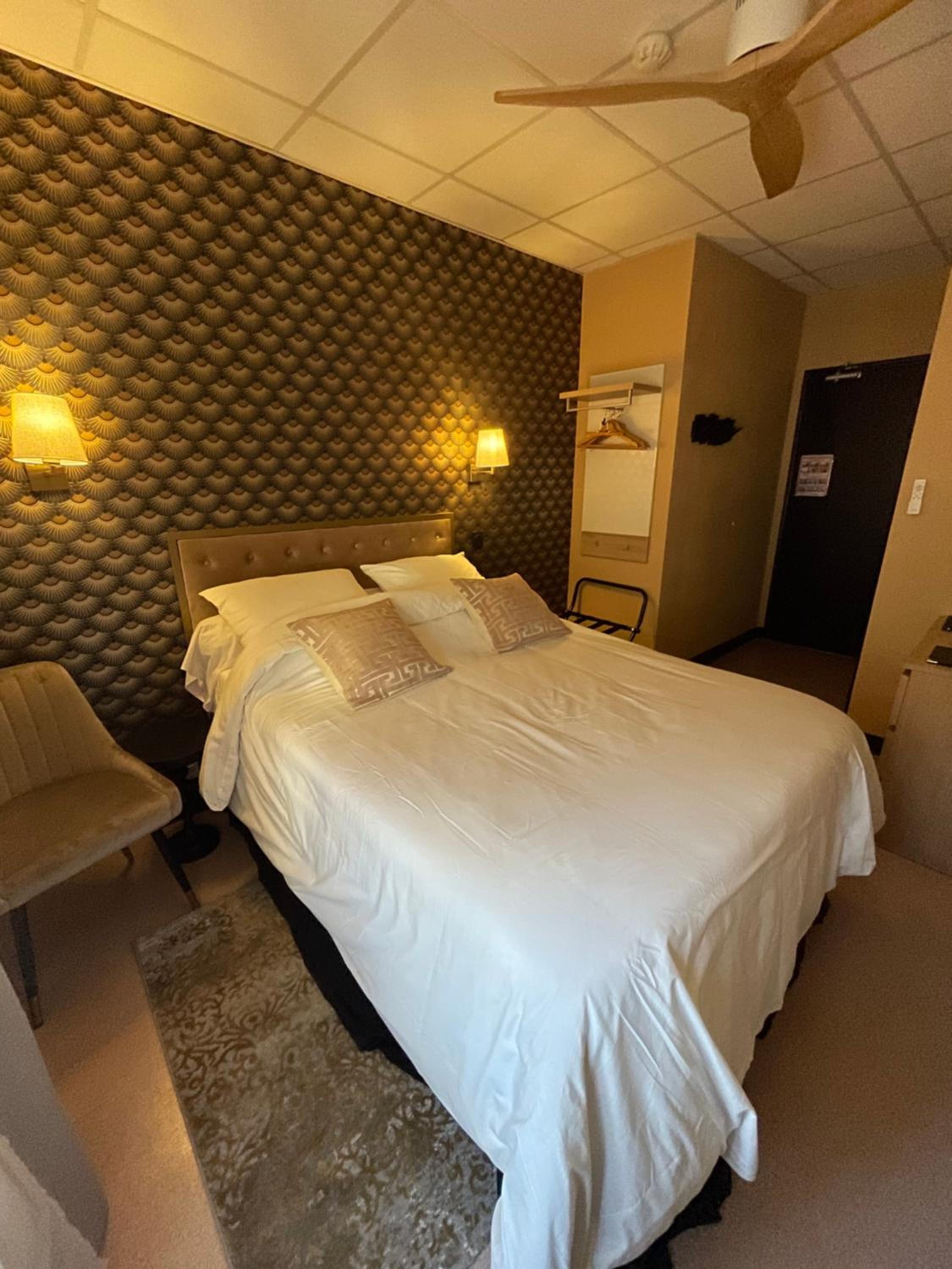 Standard Double Room with Shared Bathroom
