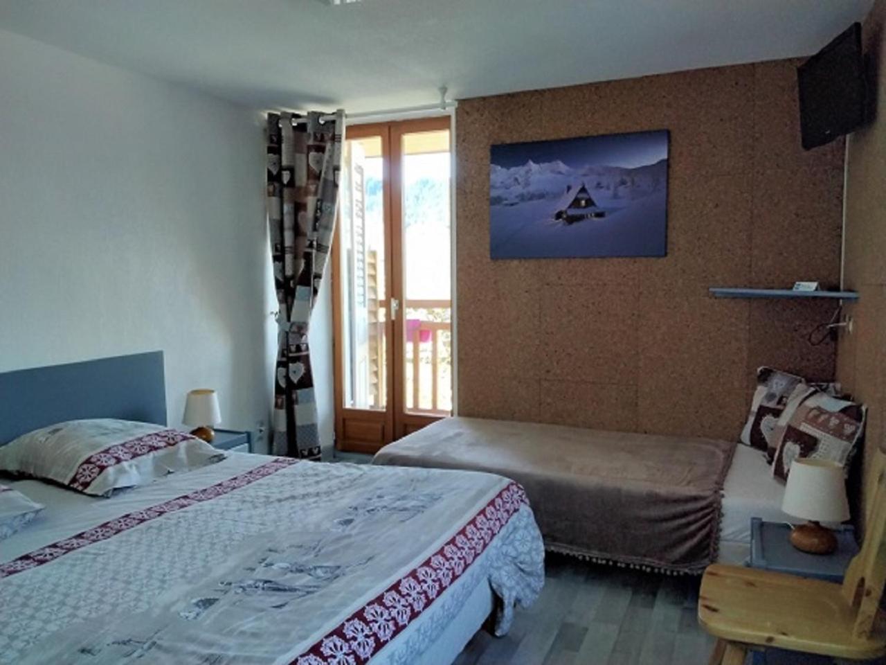 Double or Twin Room with Mountain View photo 1