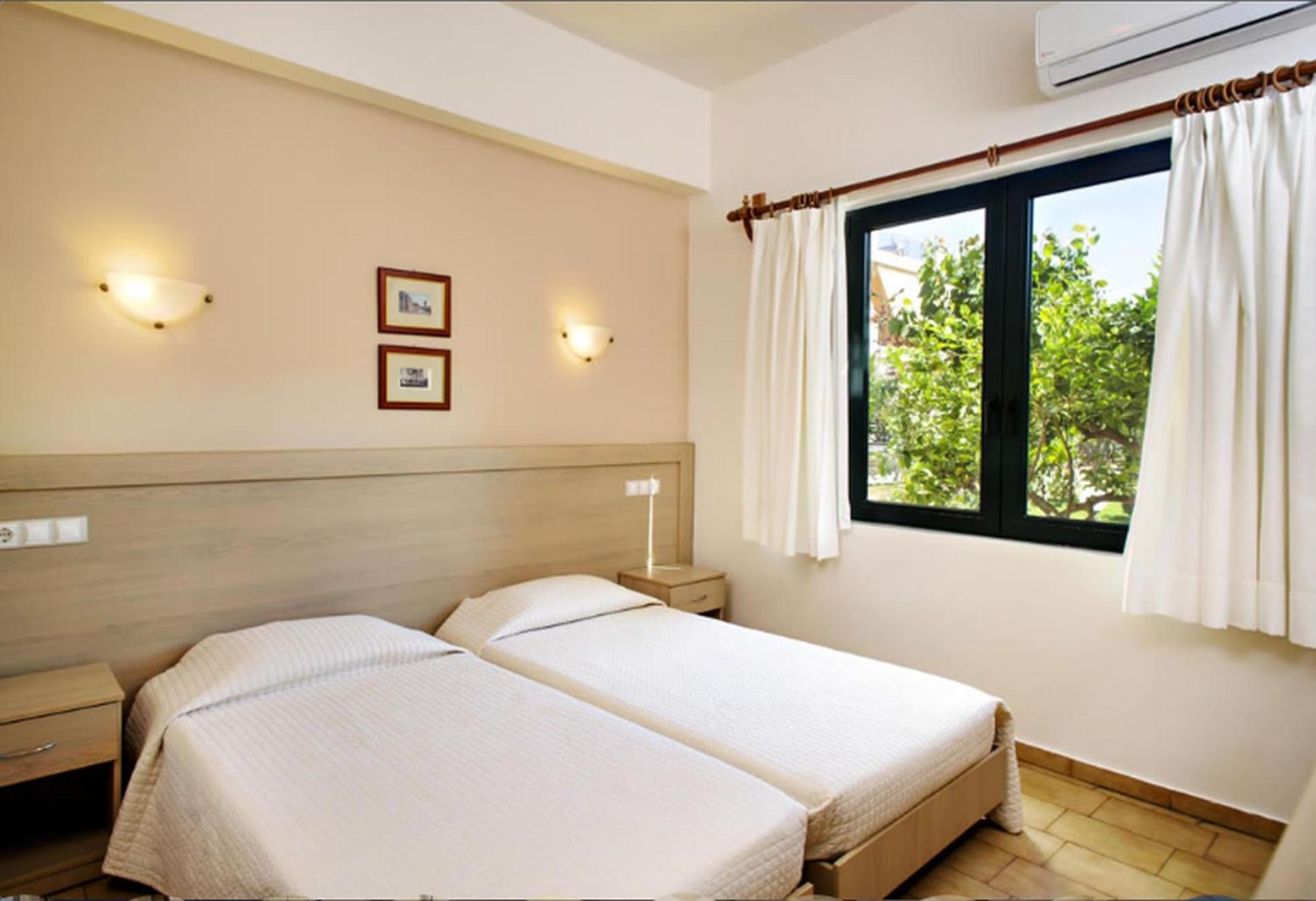 Apartment with Pool View  photo 3