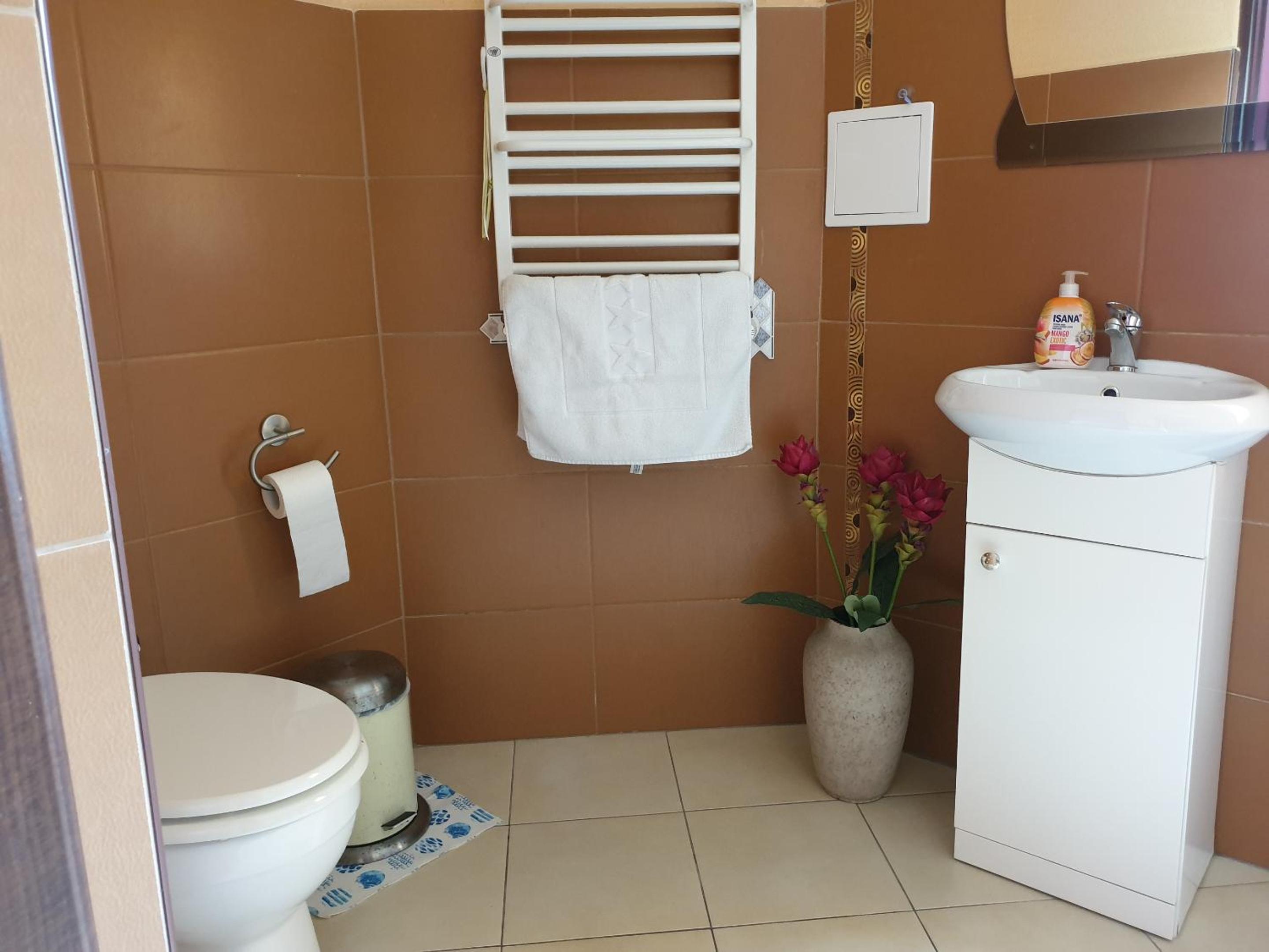 Double Room with Private Bathroom photo 3