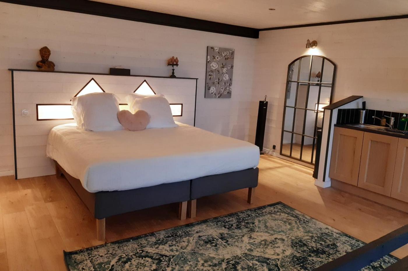 Deluxe Double Room photo 3