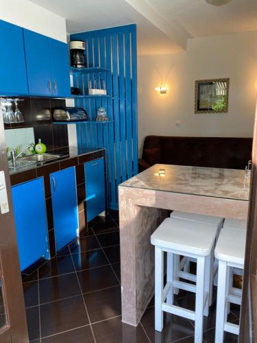Apartment - Ground Floor - Photo 1