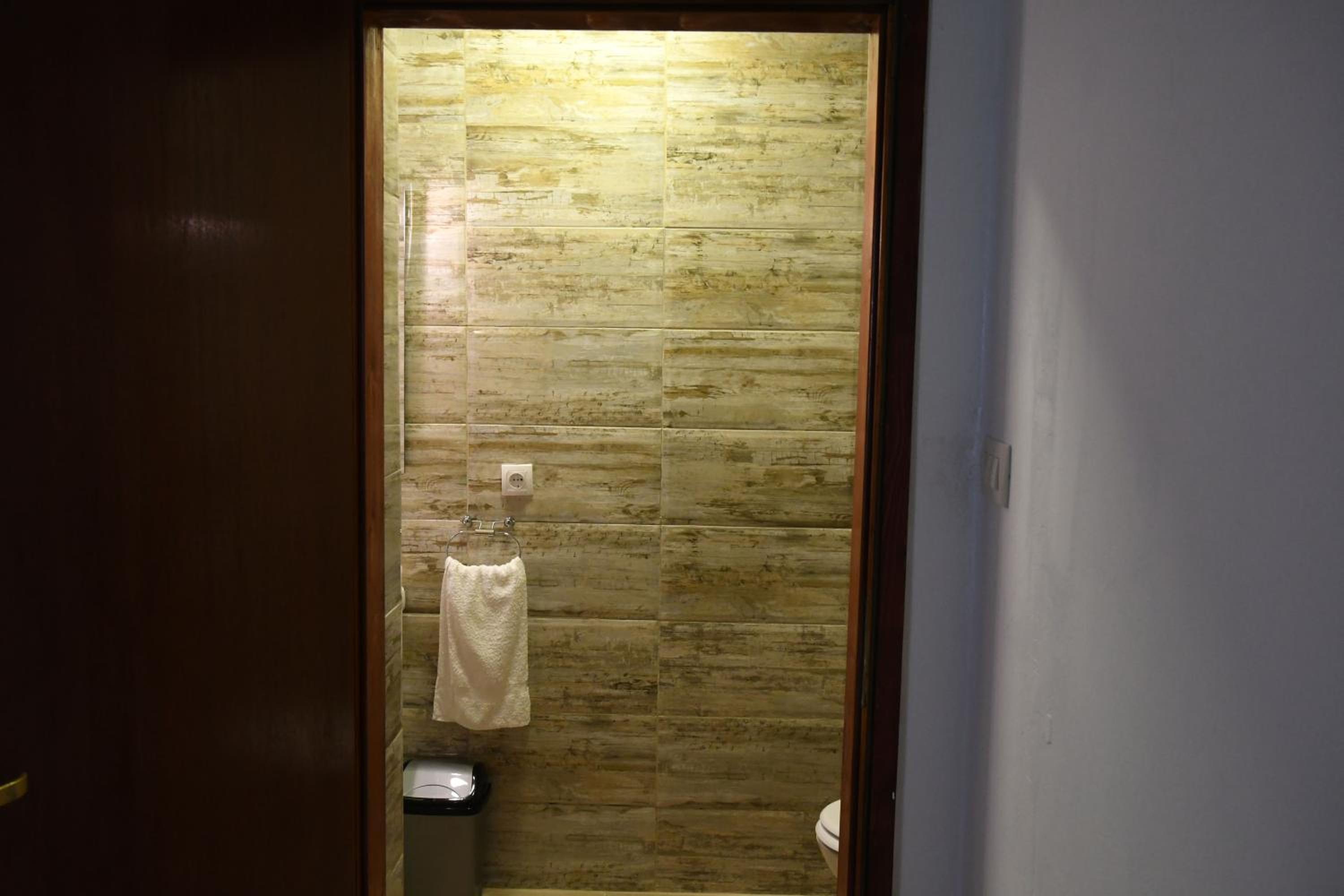 One-Bedroom Apartment - Photo 40