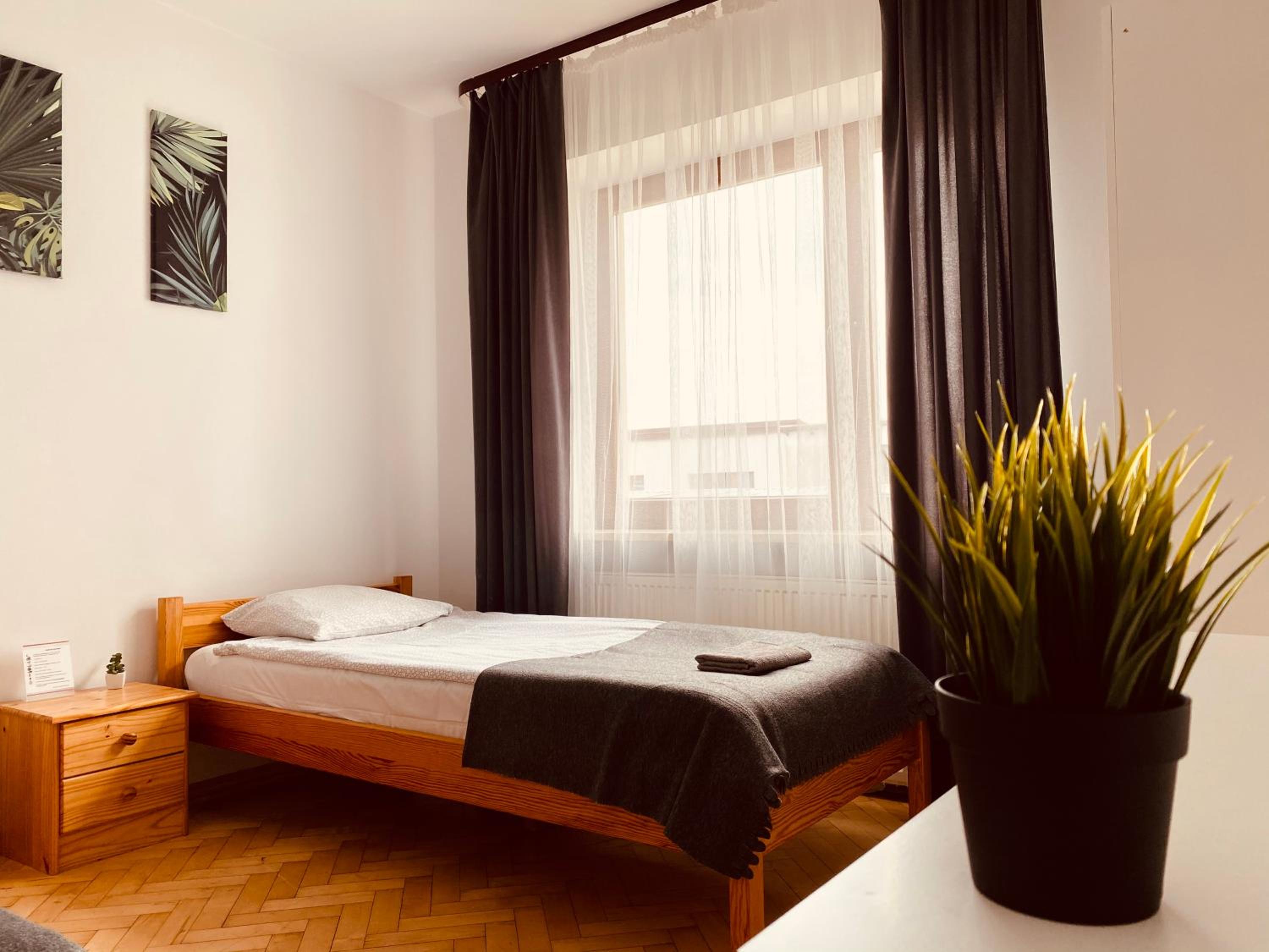 Standard Twin Room with Shared Bathroom photo 2