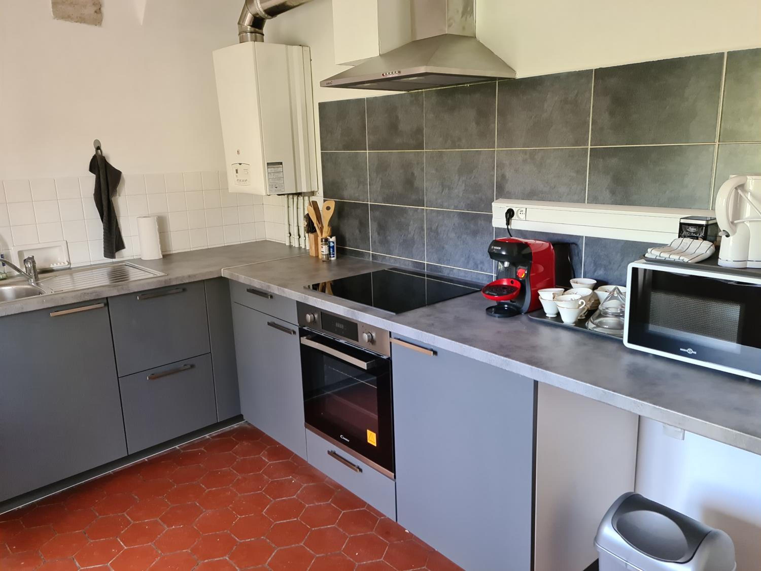 Three-Bedroom Apartment - Photo 3