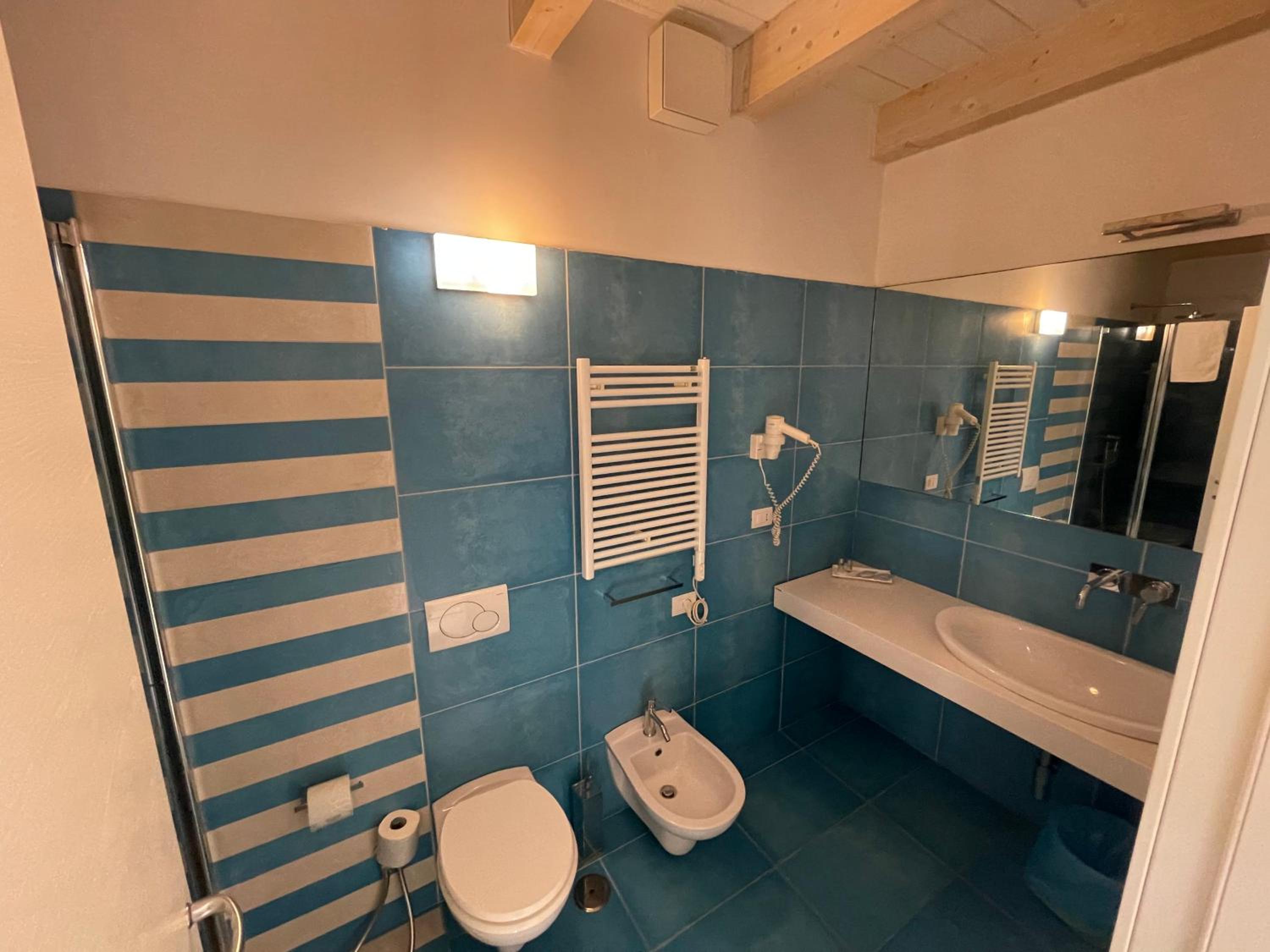 Double or Twin Room with Garden View - Photo 5