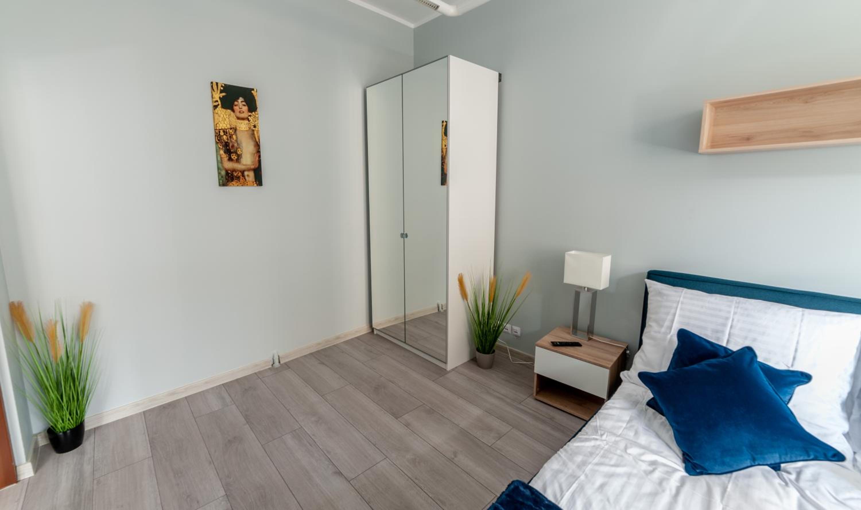 One-Bedroom Apartment - Photo 11