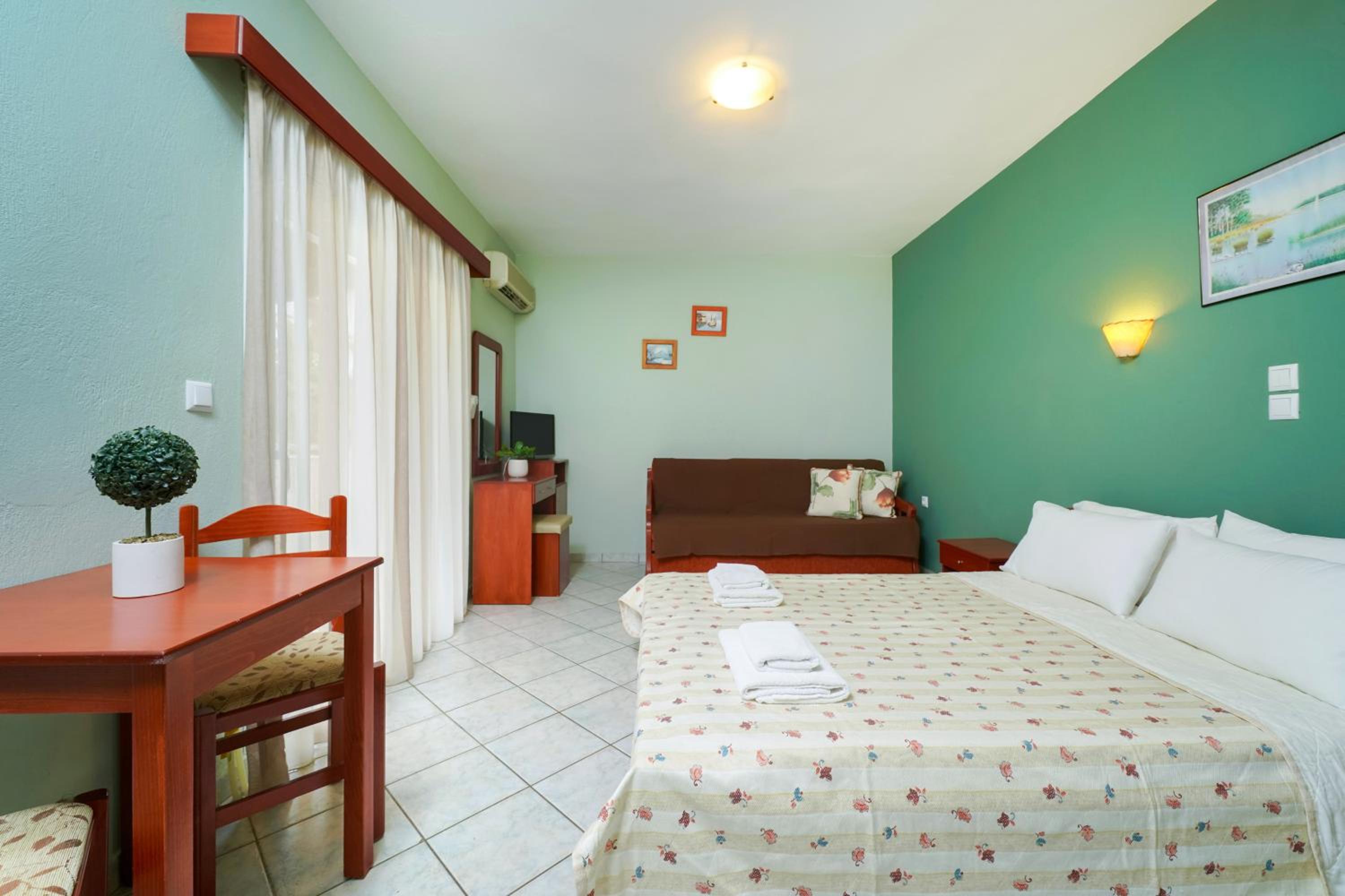 Standard Quadruple Room photo 2