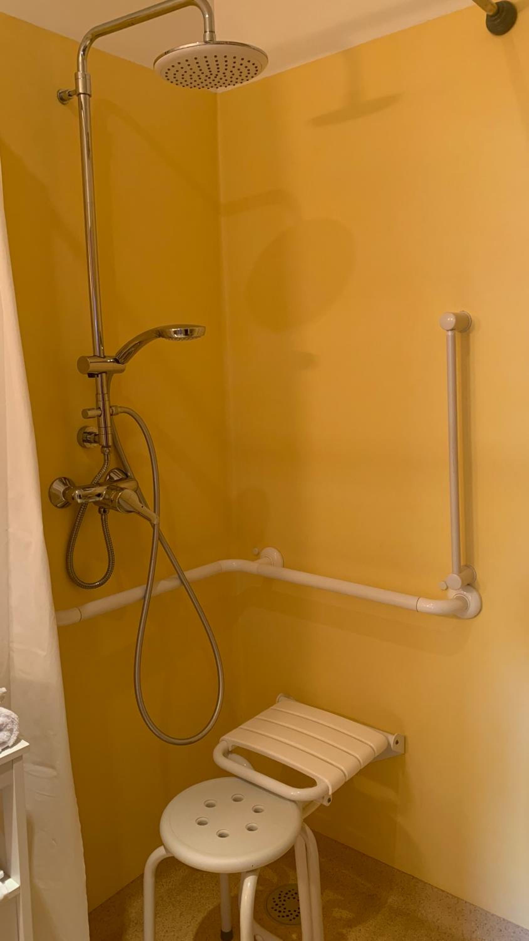 Double Room - Disability Access photo 2