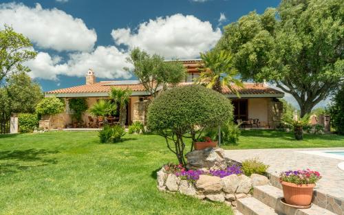 Villa photo 1