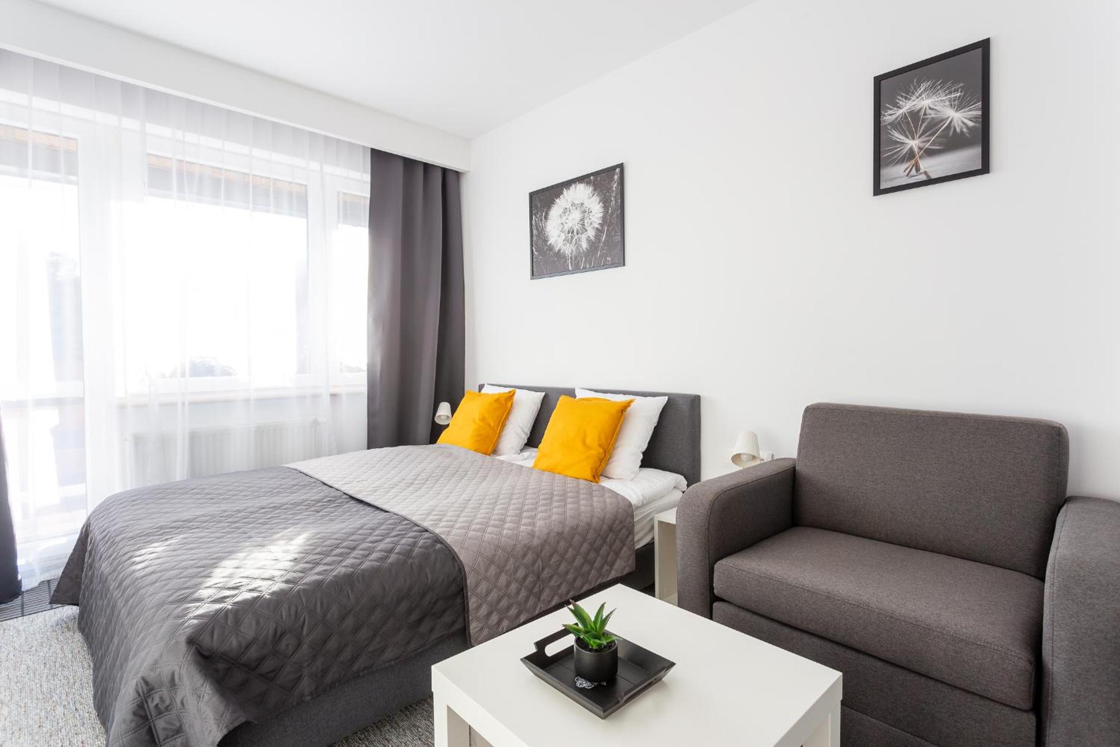 Double Room with Balcony (2 Adults + 1 Child) photo 1