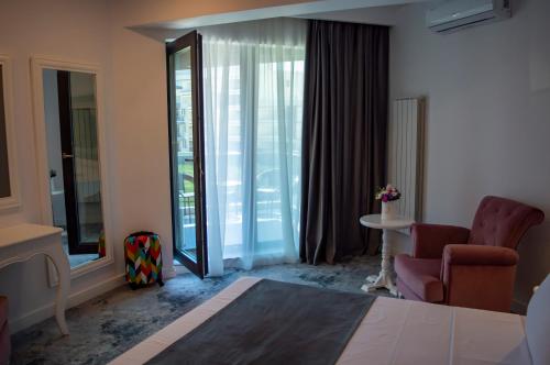 Queen Room with Sea View photo 1