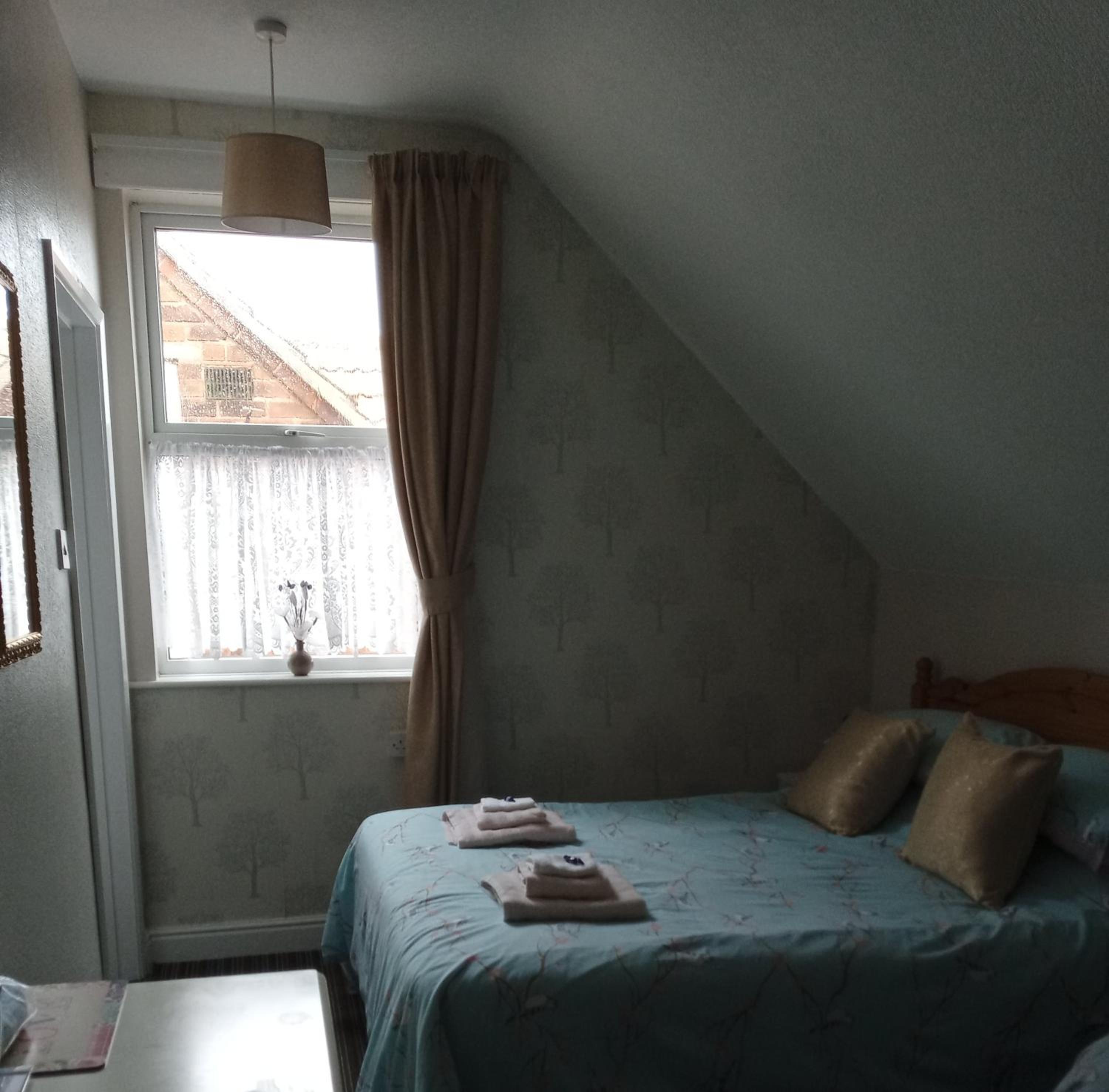 Family Room (2 Adults + 1 Child) No 9