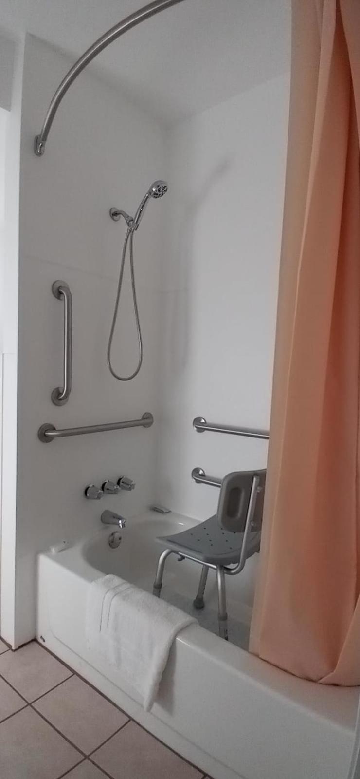Budget Inn, Fotografia 8