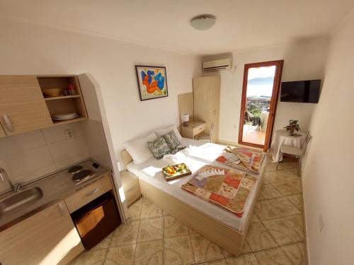 Studio Apartment with Sea View