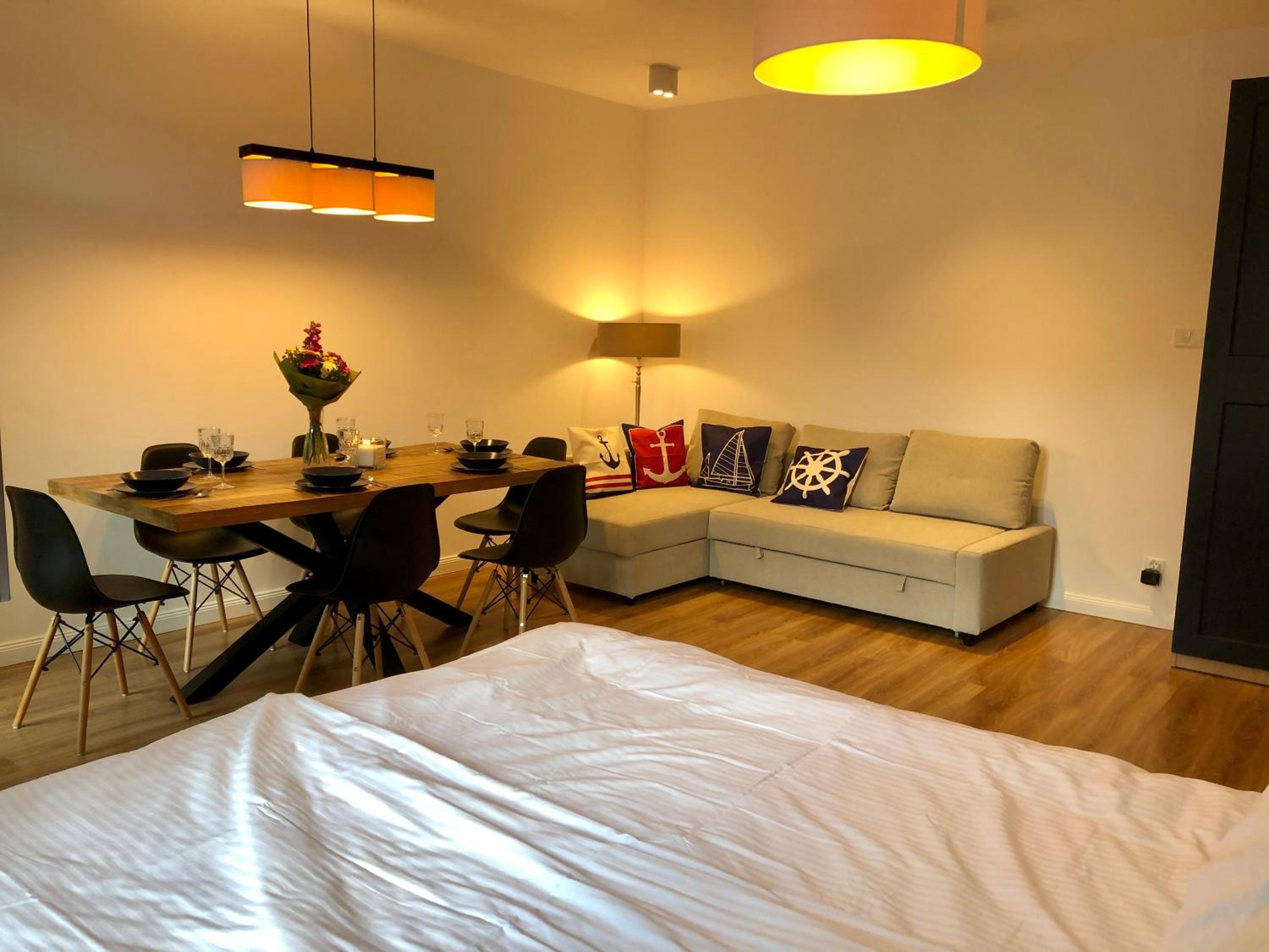 Apartment with Terrace - Photo 2