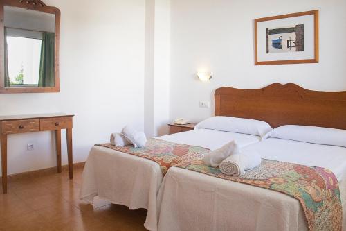 Triple Room (2 Adults + 1 Child)