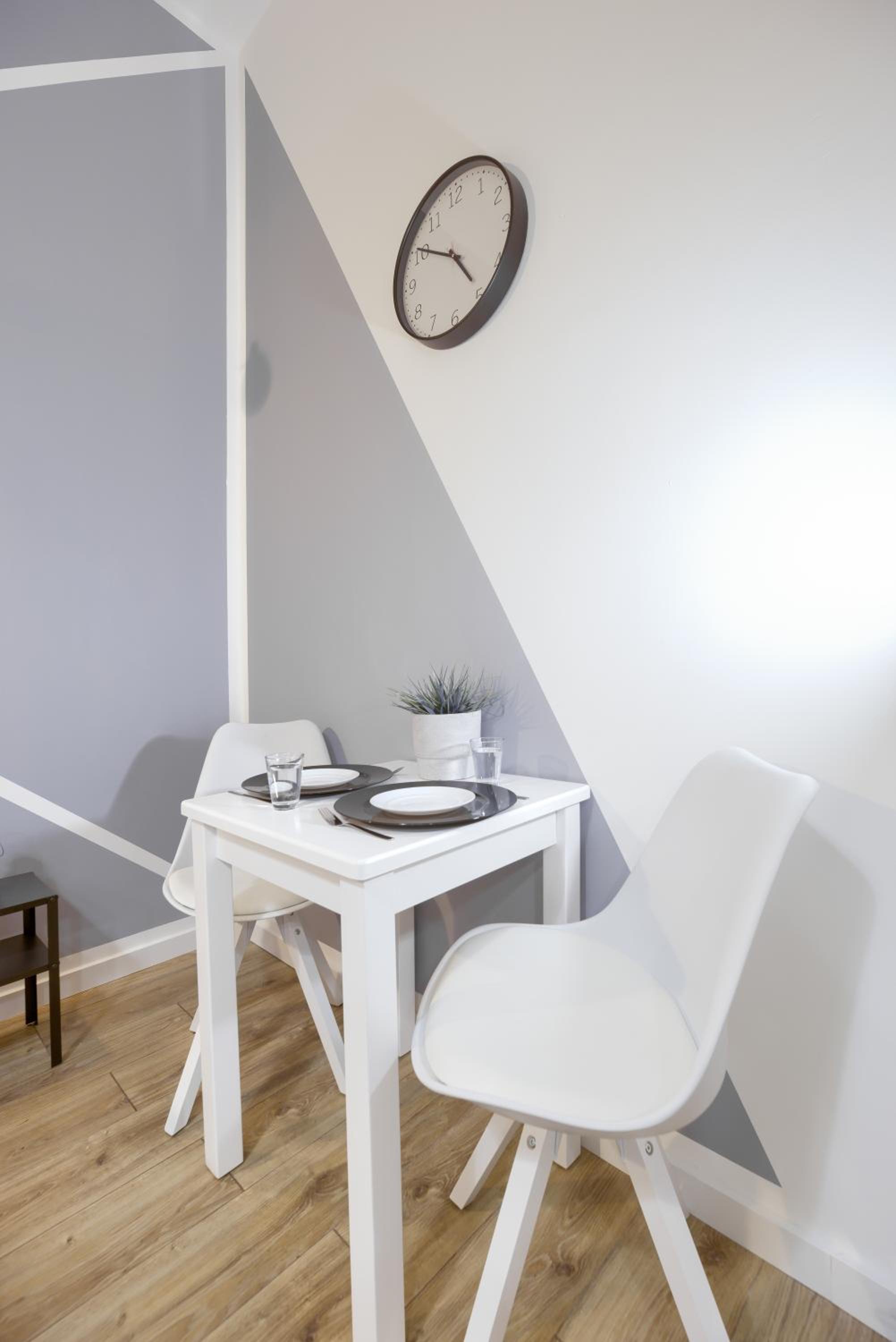 One-Bedroom Apartment - Photo 7