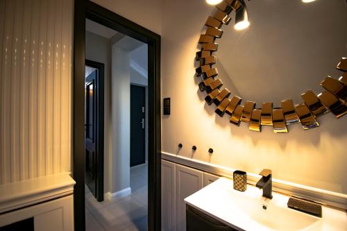 One-Bedroom Apartment - Photo 12