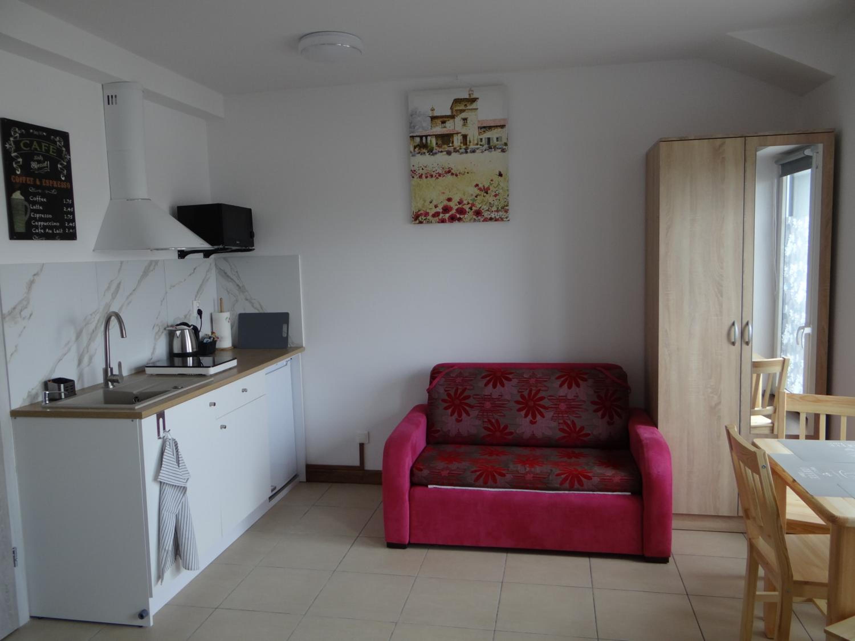 Deluxe Double Room (2 Adults + 1 Child) photo 3