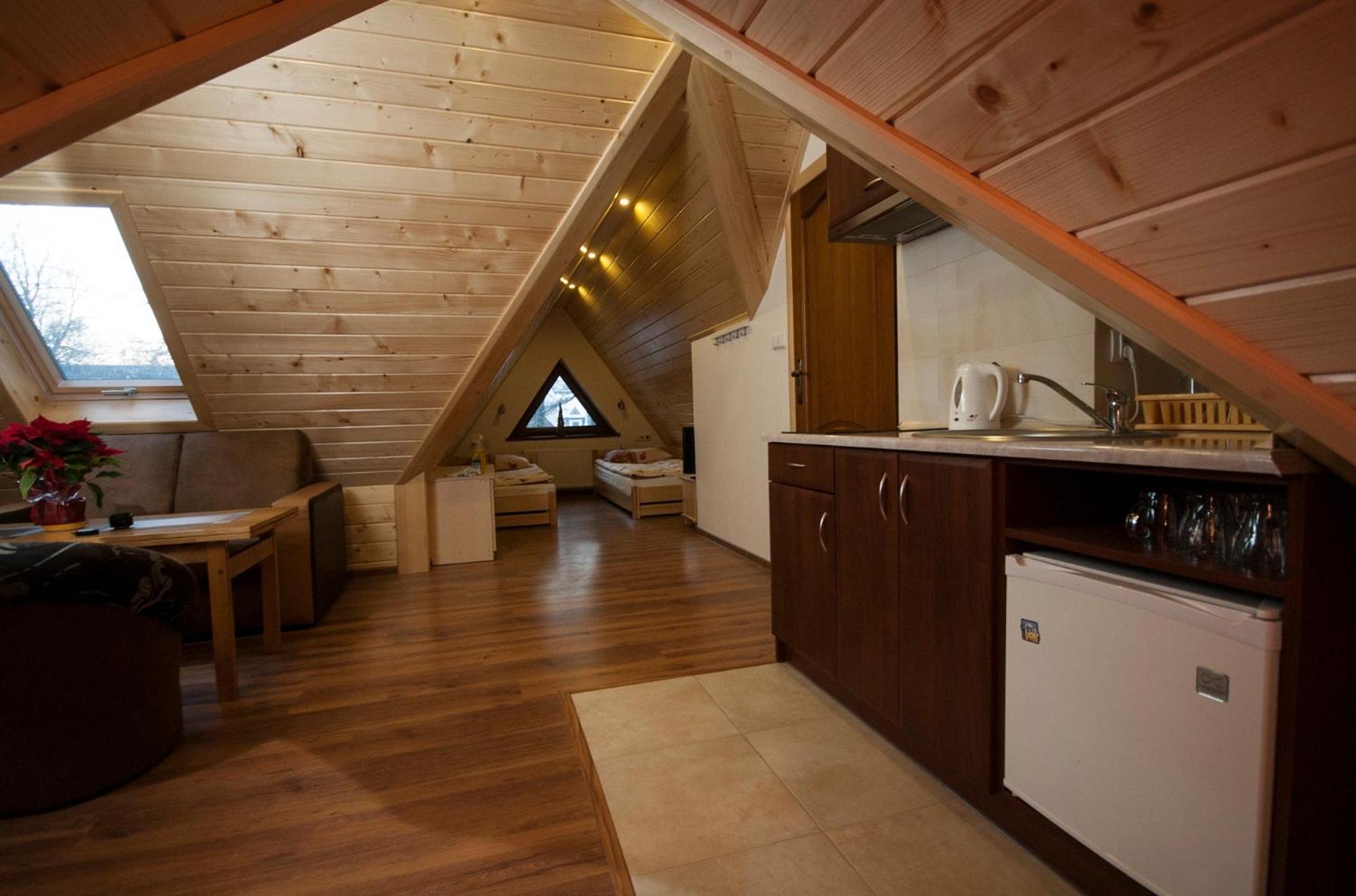 Apartment with Mountain View - Photo 5