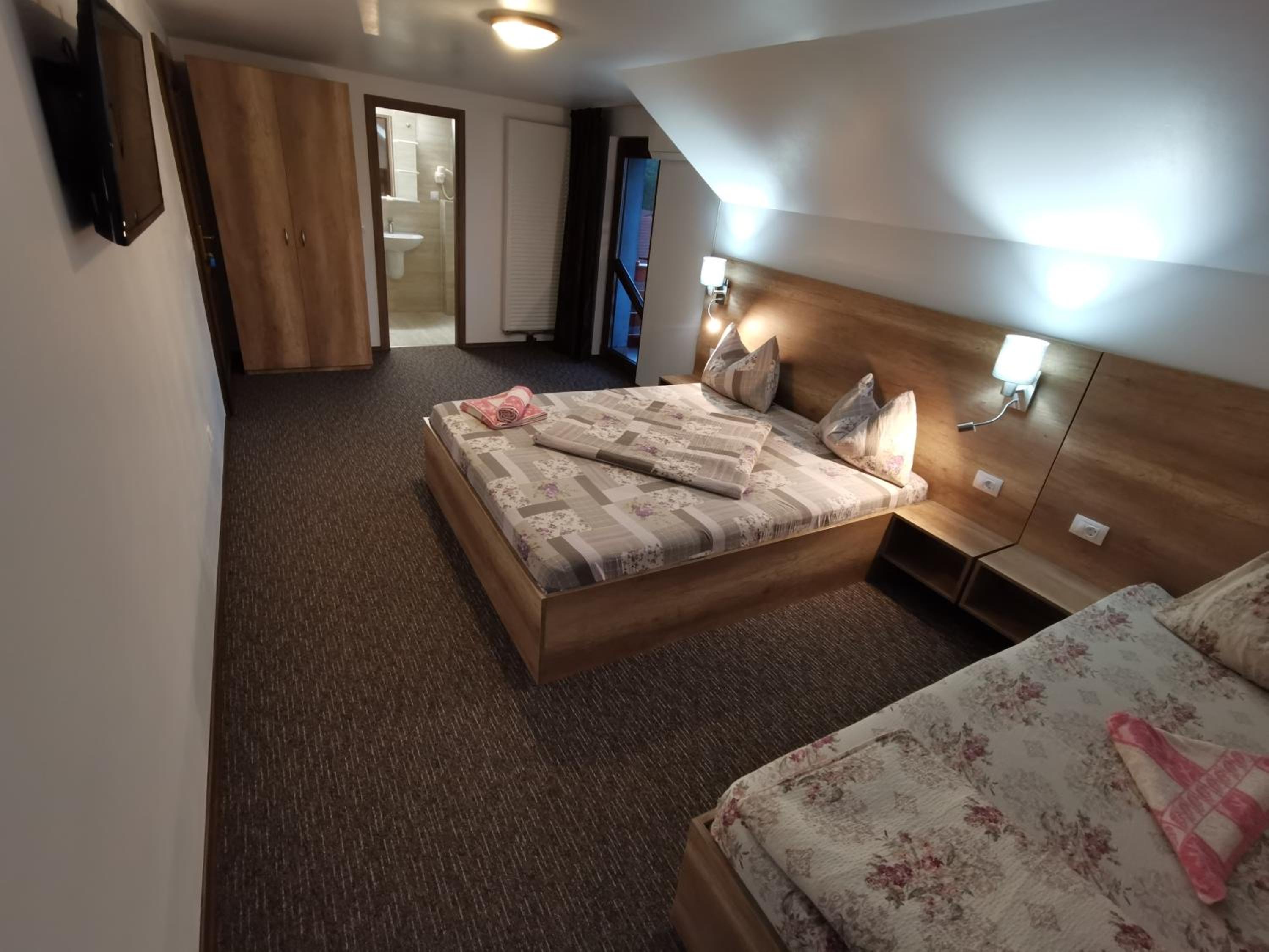 Standard Triple Room photo 2